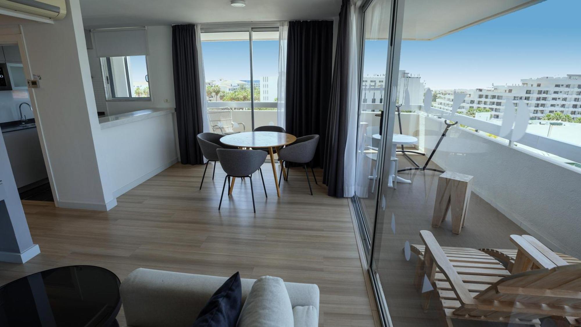 Suite with Sea View