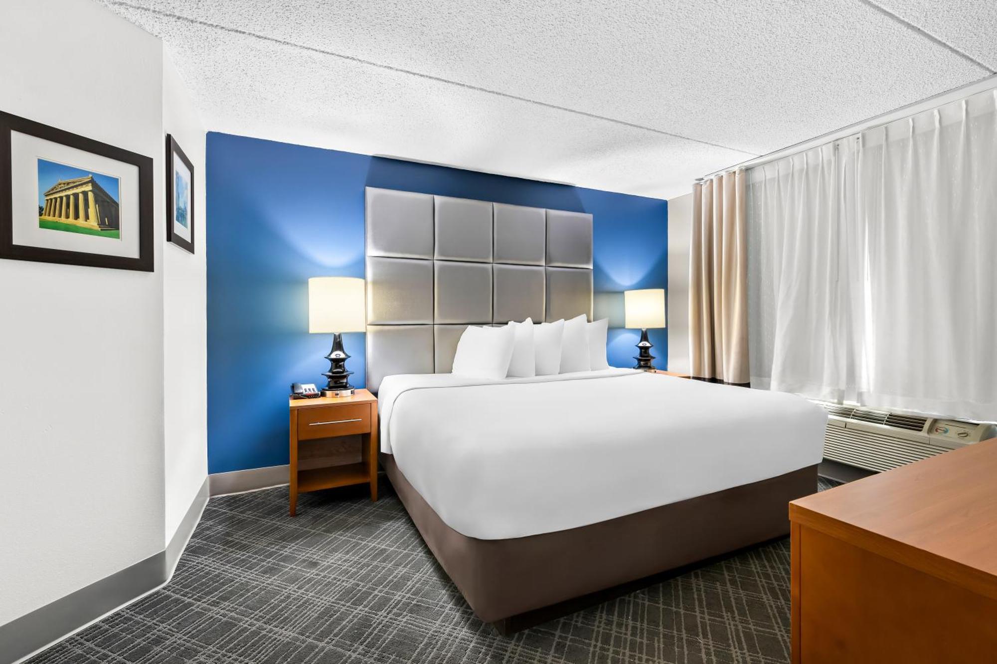 King Suite Two-Person Spa Bath Non Smoking