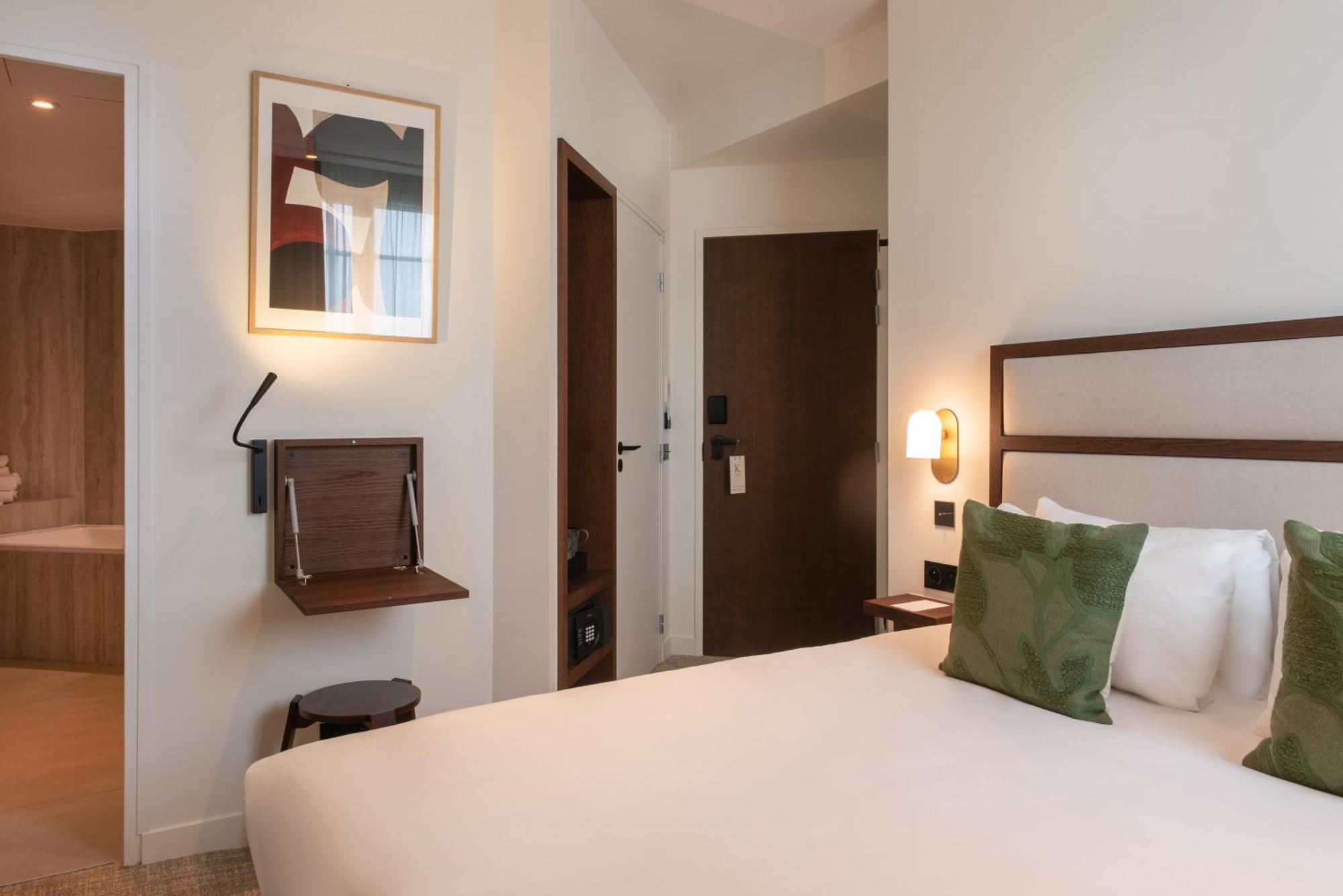 Deluxe Double Room with Bath