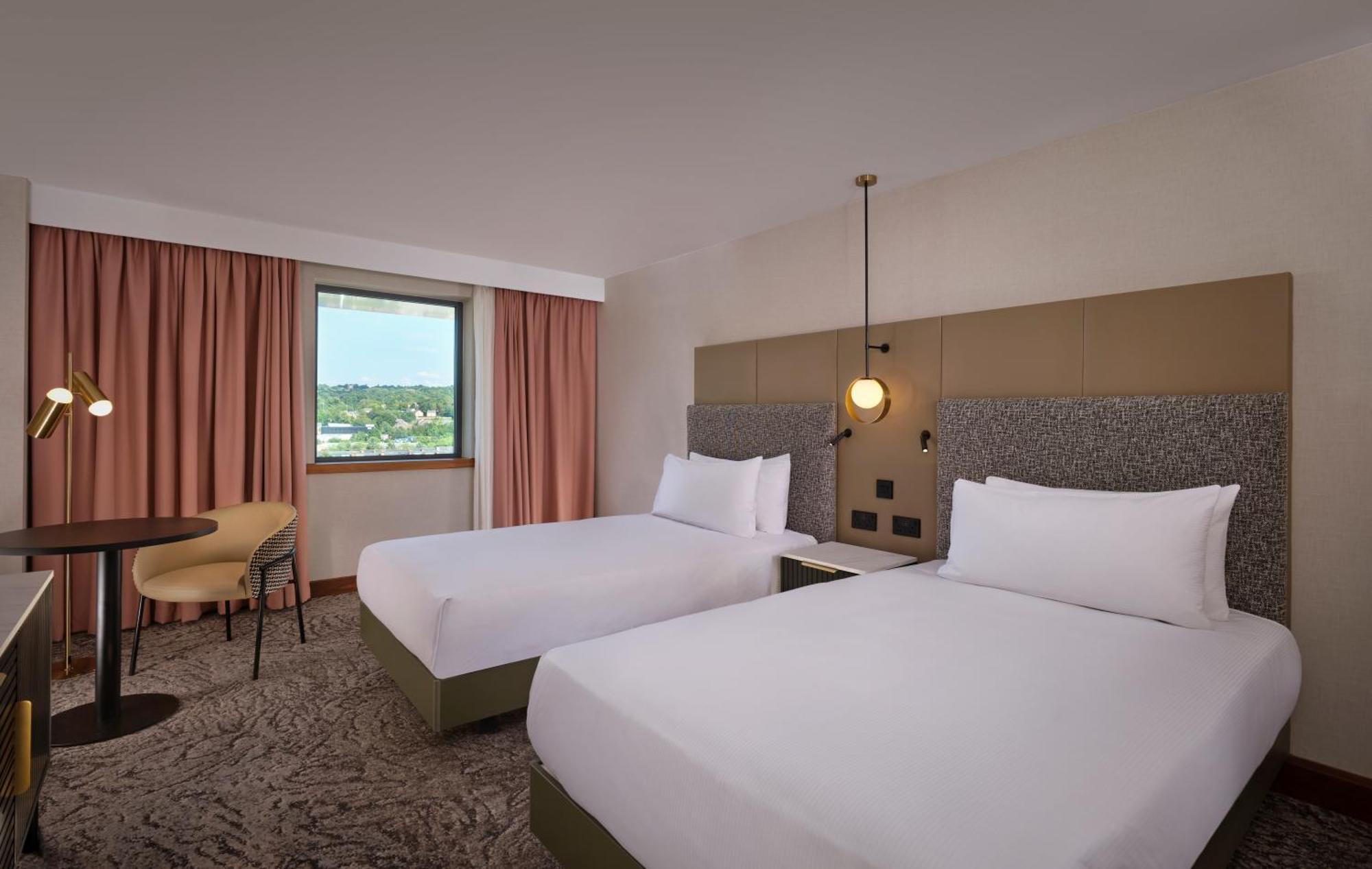 Twin Room,1615650952:JPEG