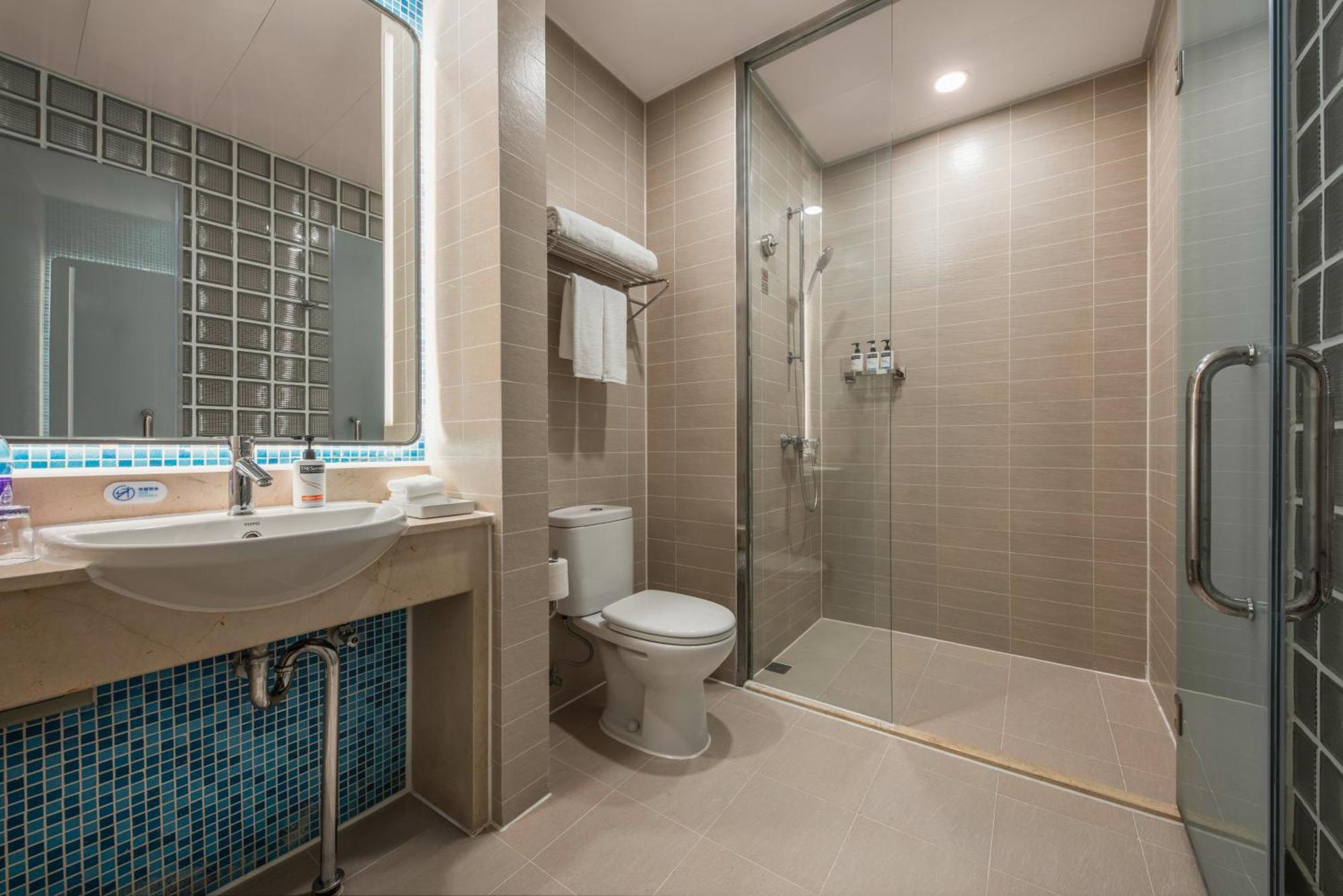 Standard Queen Room with Extra Floor Space