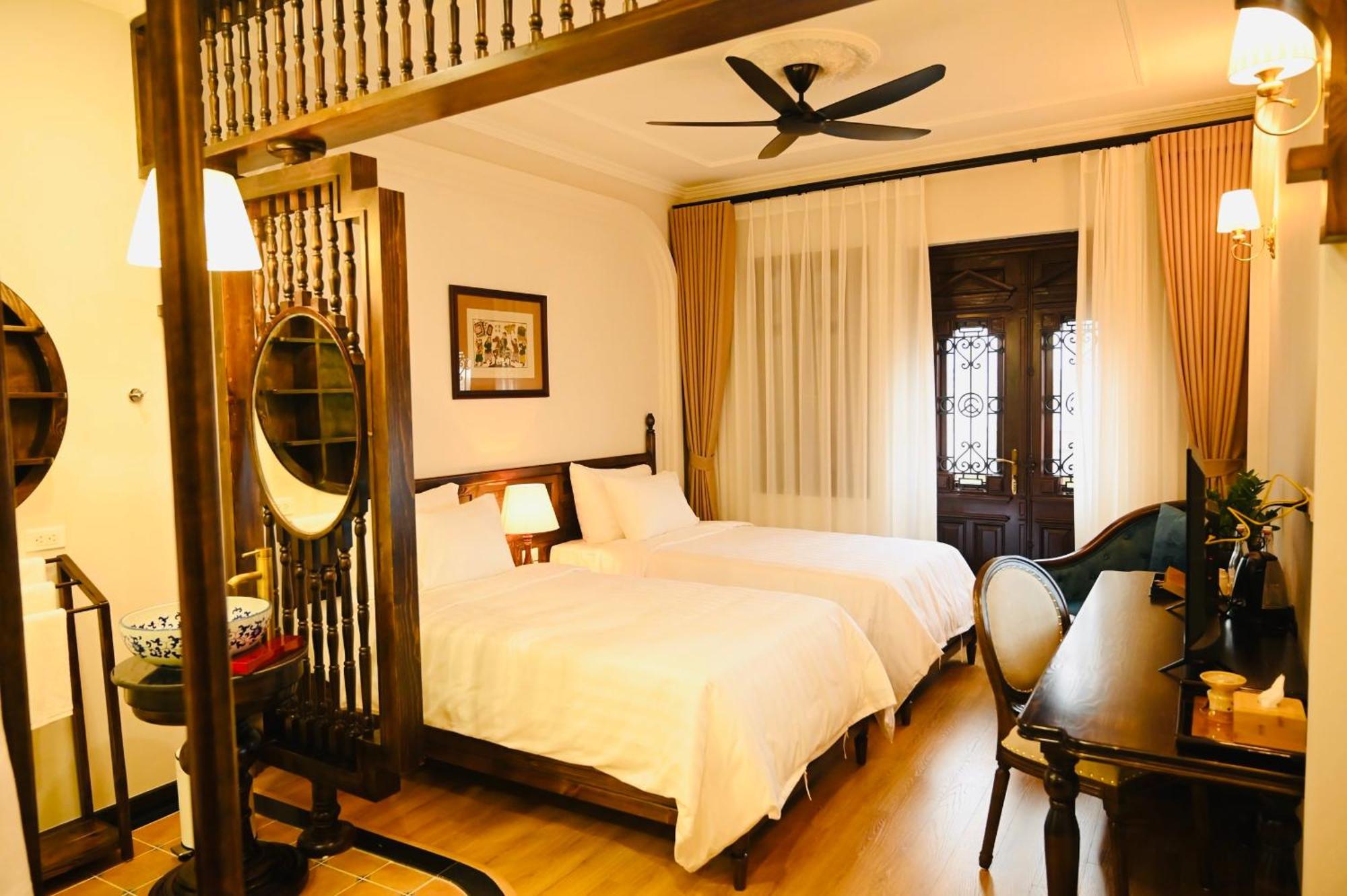 Suite Balcony with City View - Double or Twin