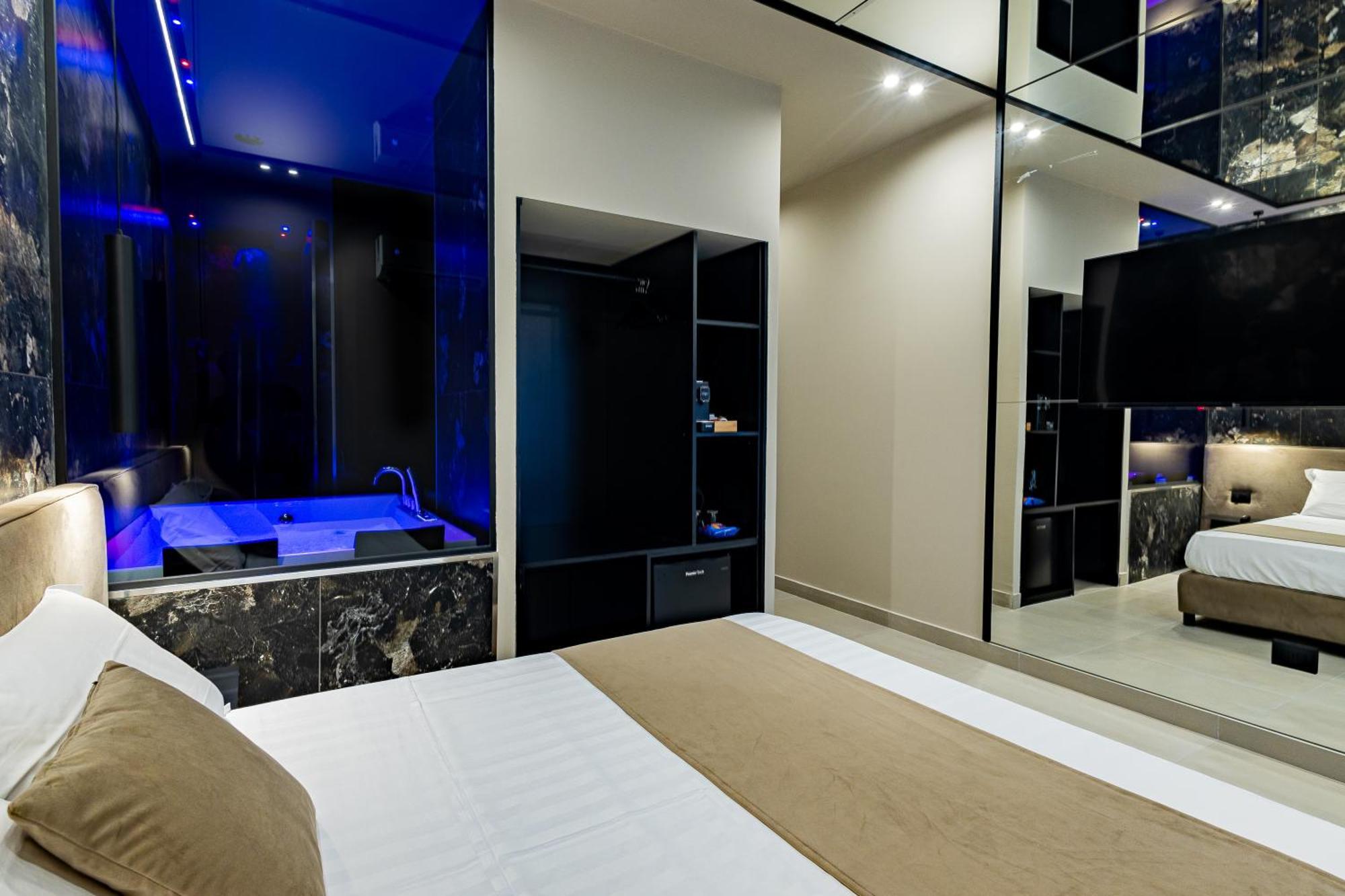 King Room with Spa Bath