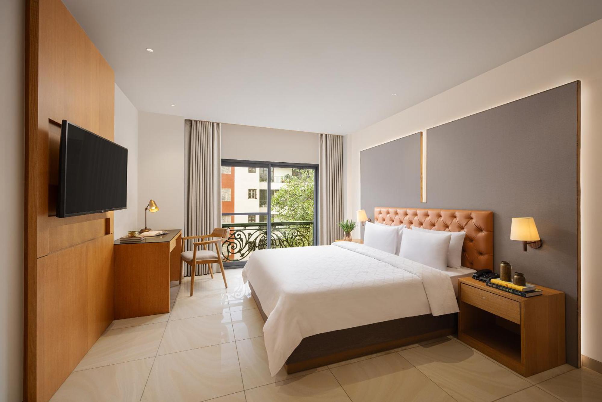Luxe Queen Room,1616851491:JPEG