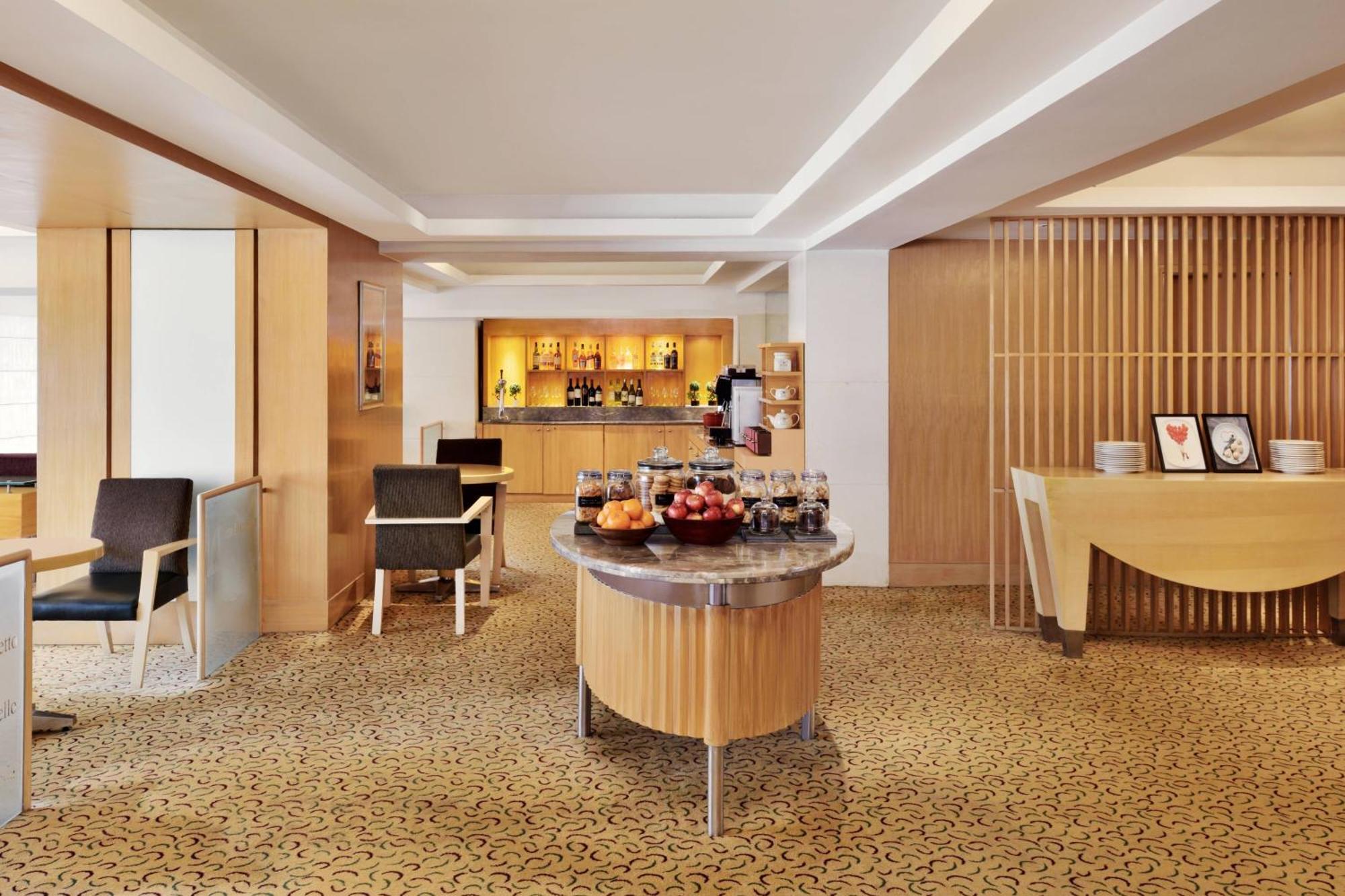 Club Room With Access to Club Lounge