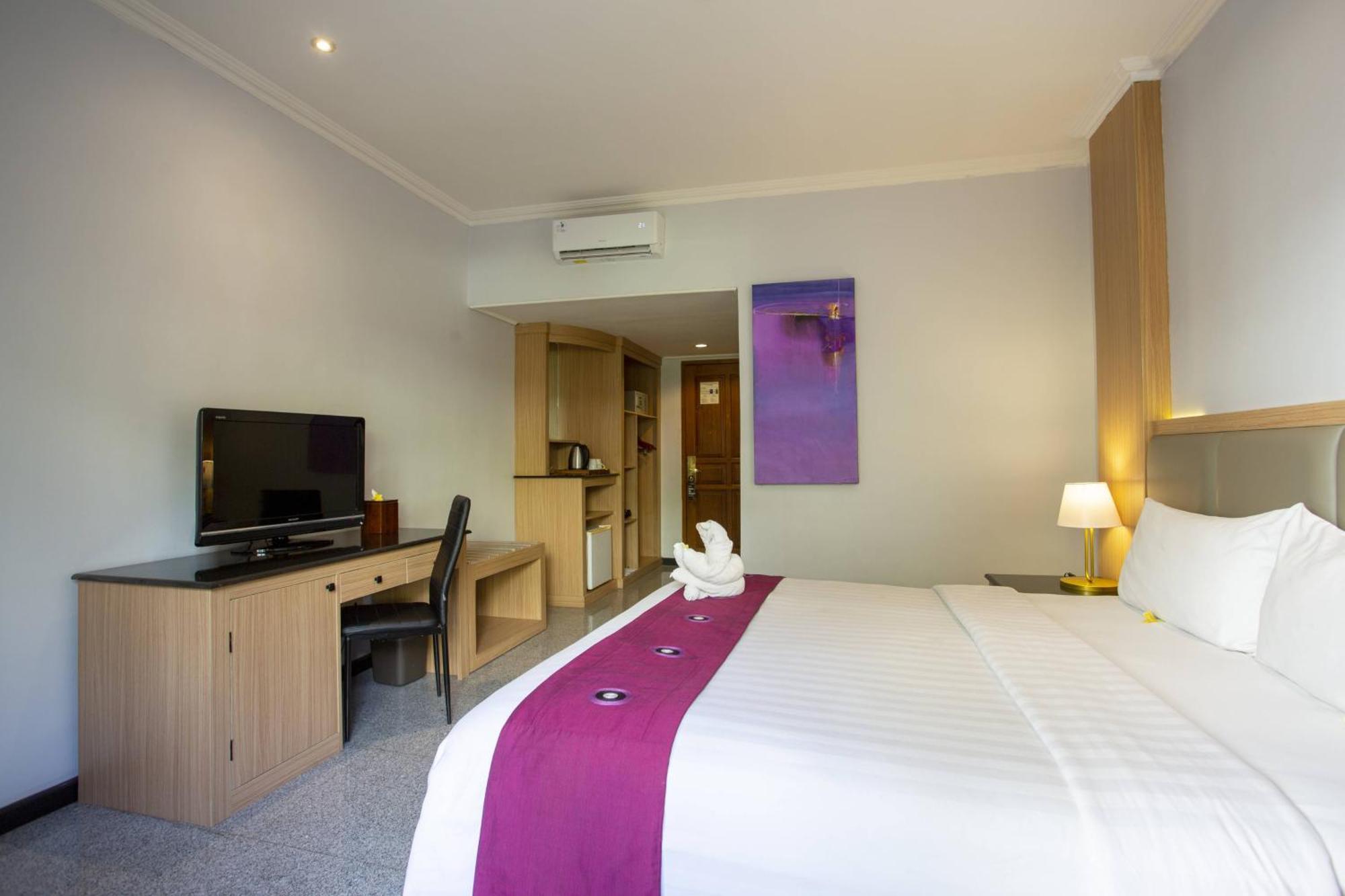 Deluxe Room with Extra Bed