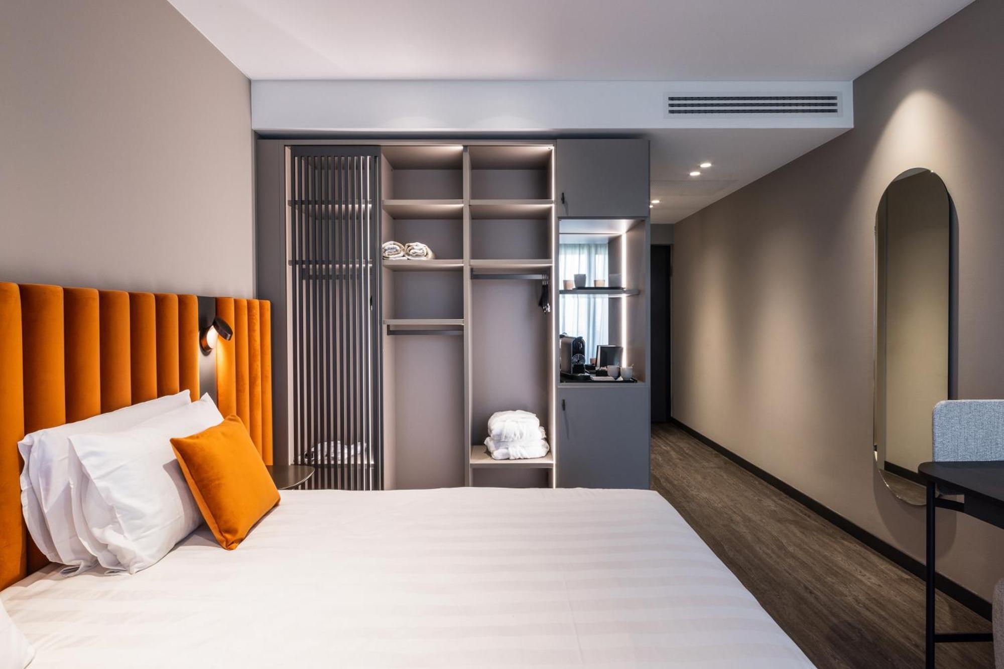 Superior Double or Twin Room with Pool View