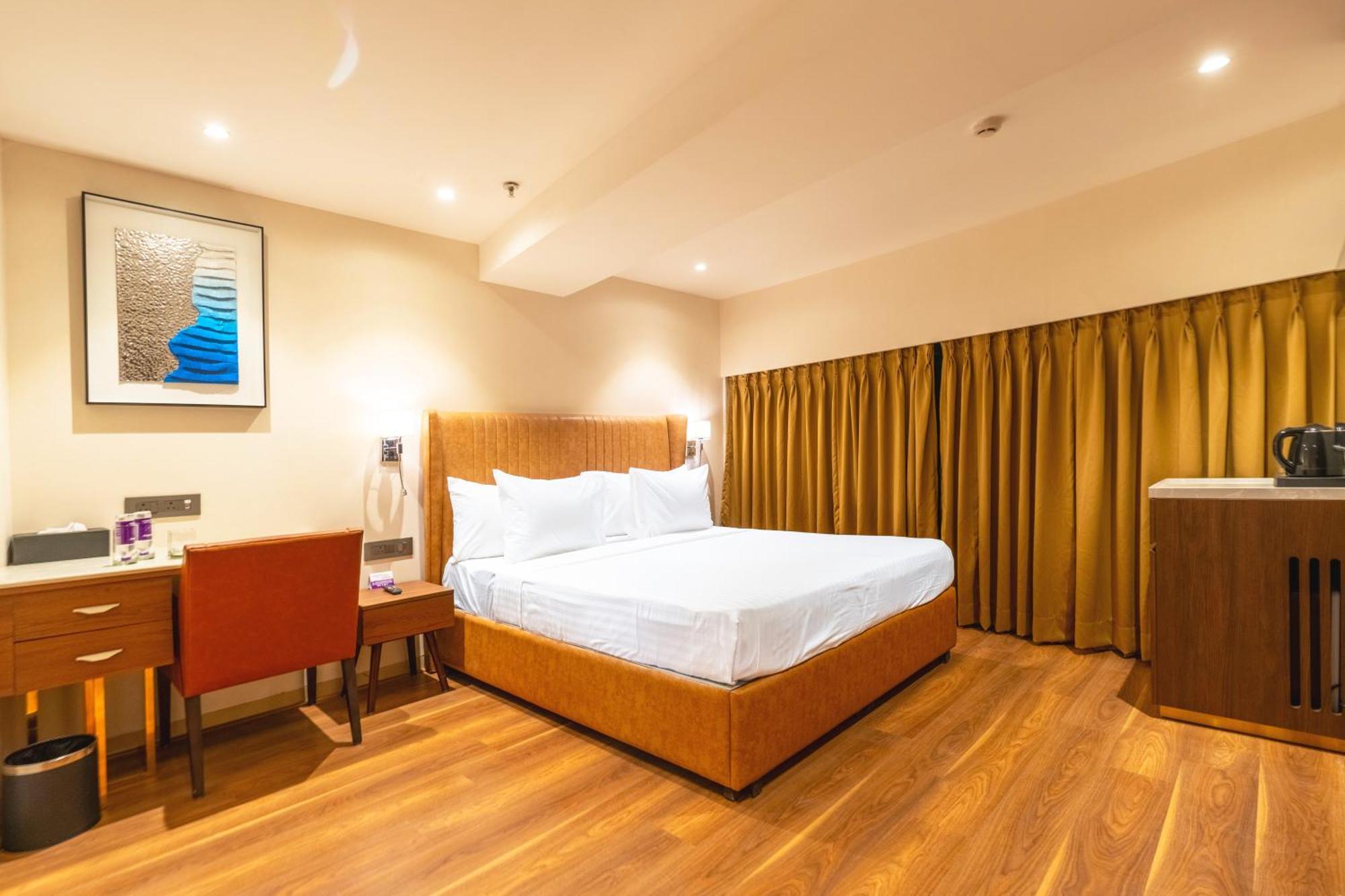 Deluxe King Room