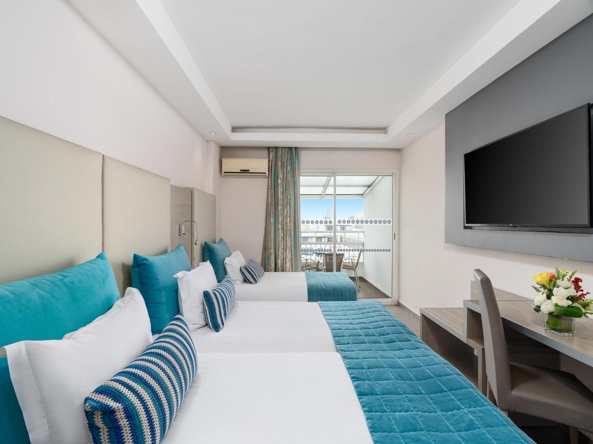 Triple Room with Pool View
