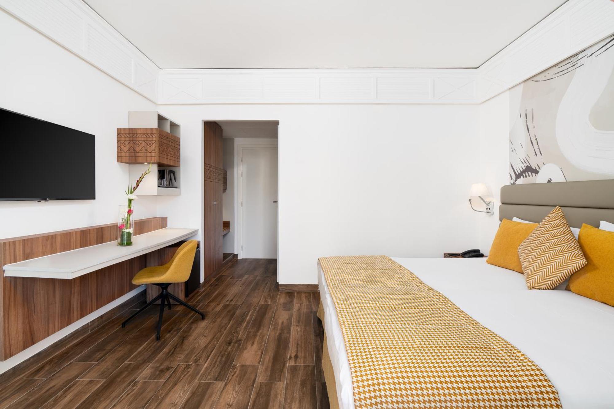Twin Room with Sea View
