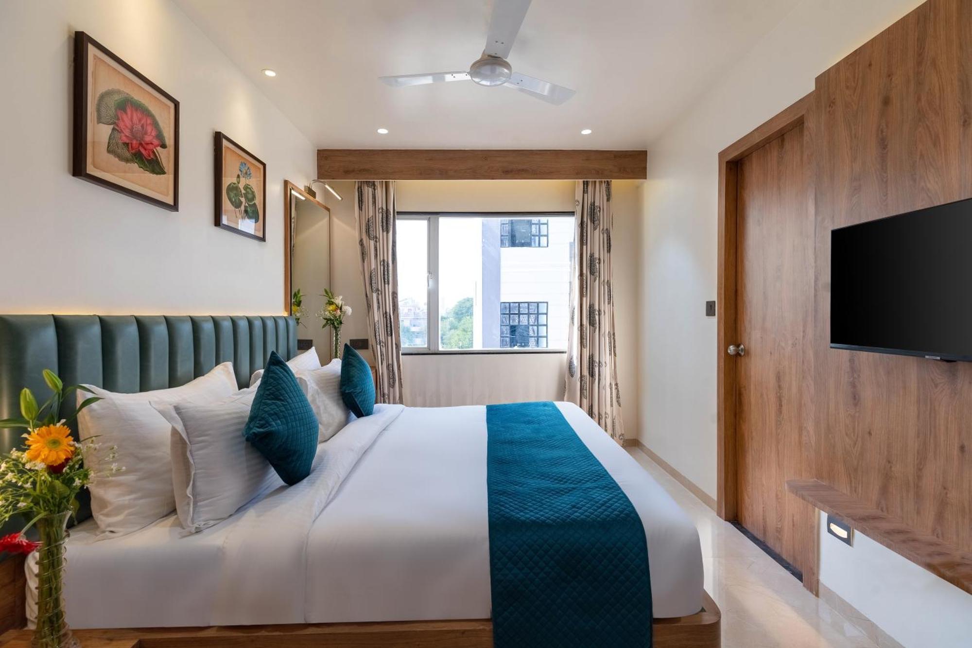 Deluxe Room,1618367753:JPEG