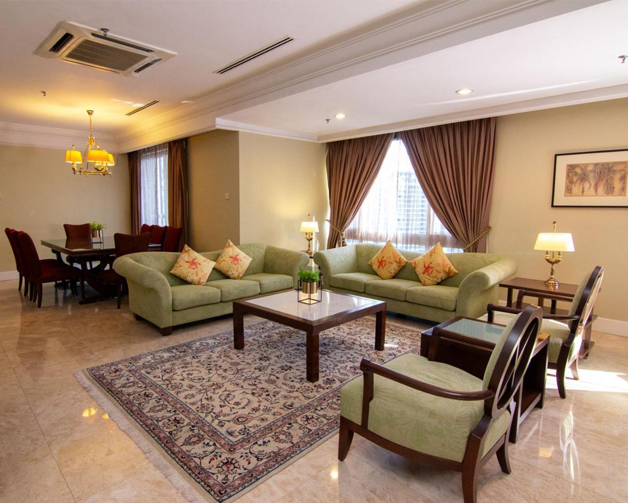 Four-Bedroom Apartment (8 Adults)