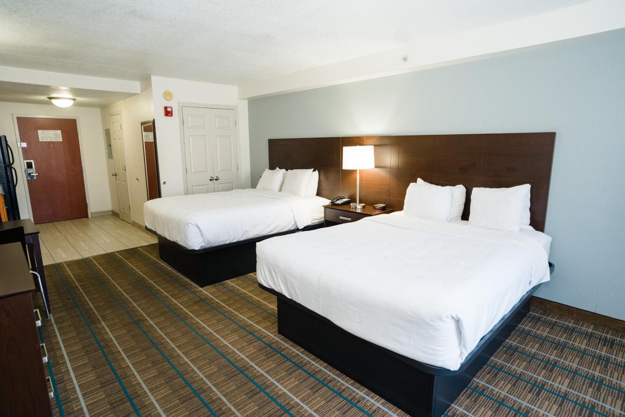 Efficiency Queen Room with Two Queen Beds - Smoking