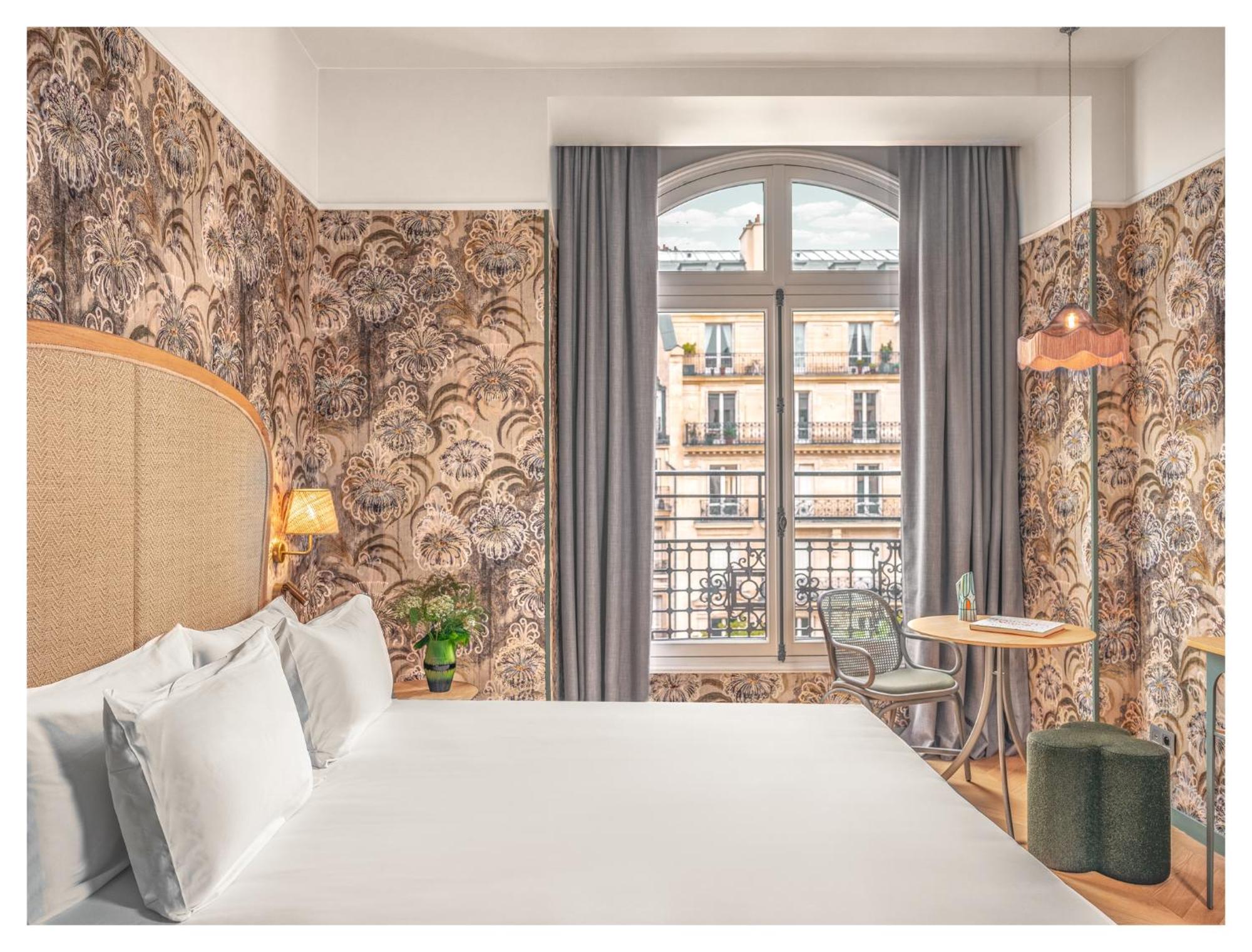 Superior Room with View