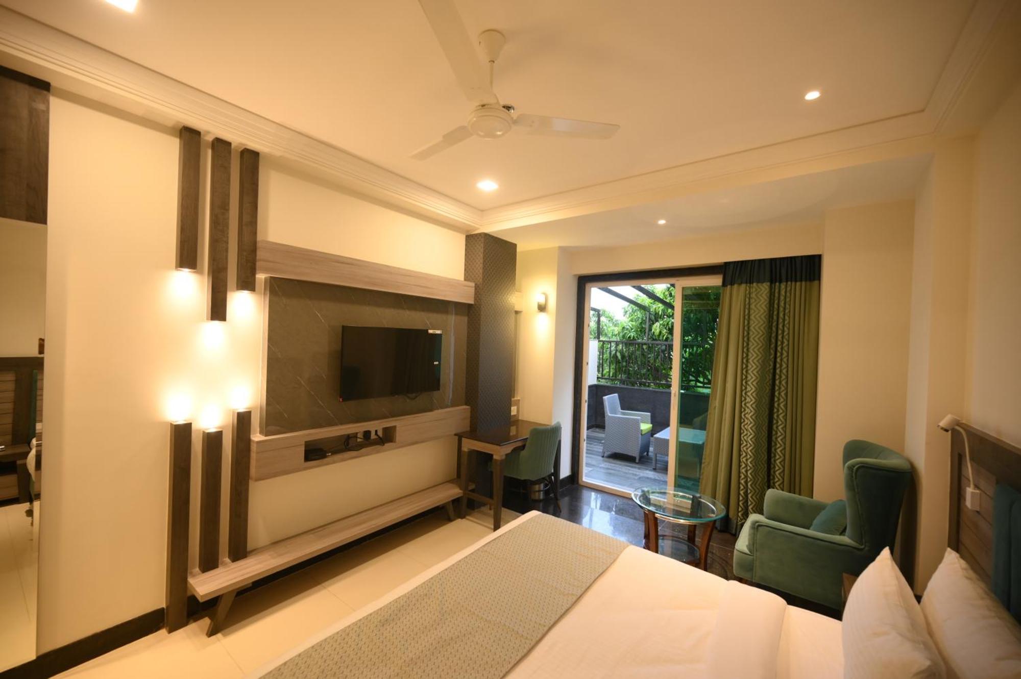 Studio with Balcony