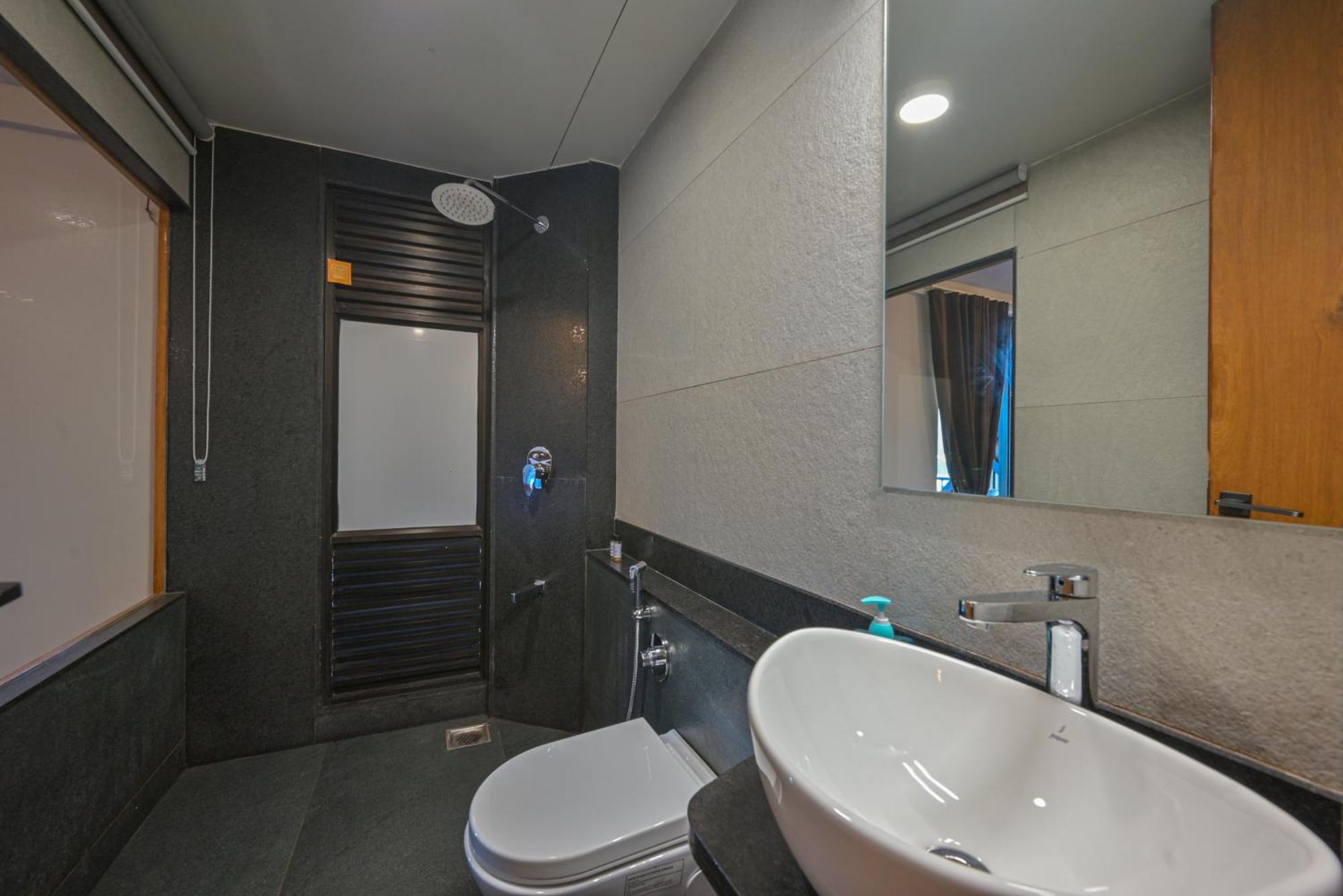 King Room with Lake View