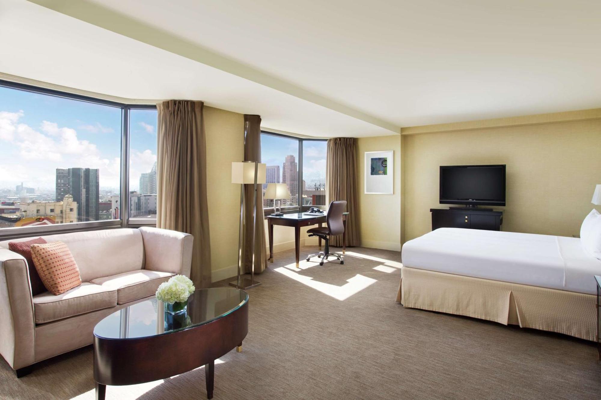 Junior King Suite Seating Area