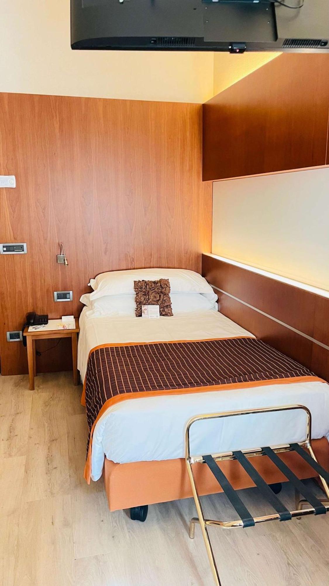 Standard Single Room,1622009616:JPEG