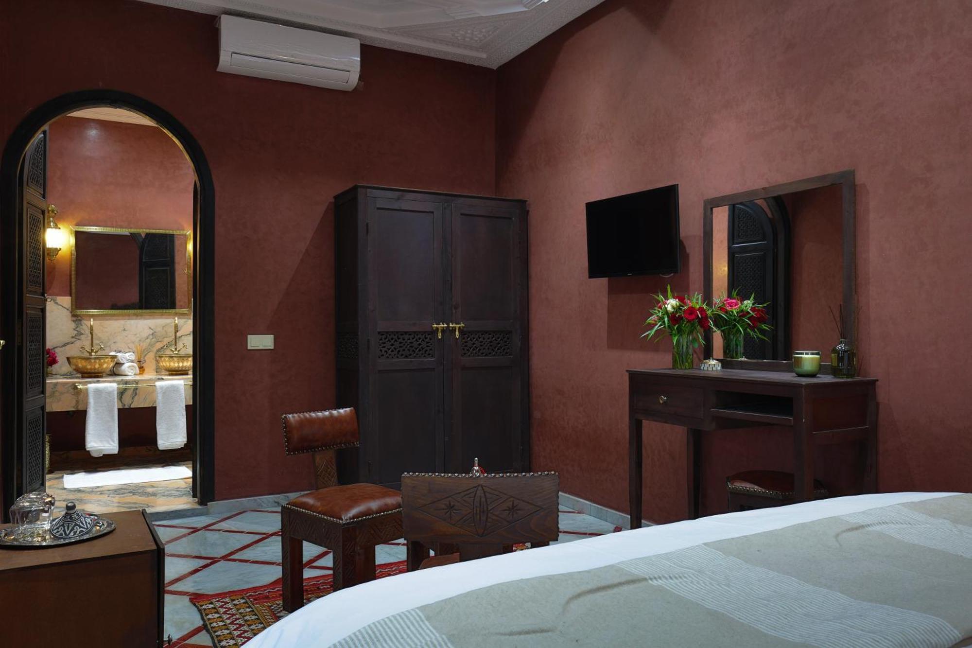 Superior King Room,1622777196:JPEG