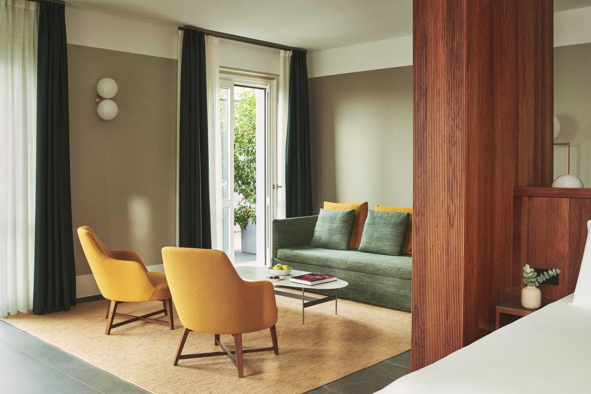 Signature Suite