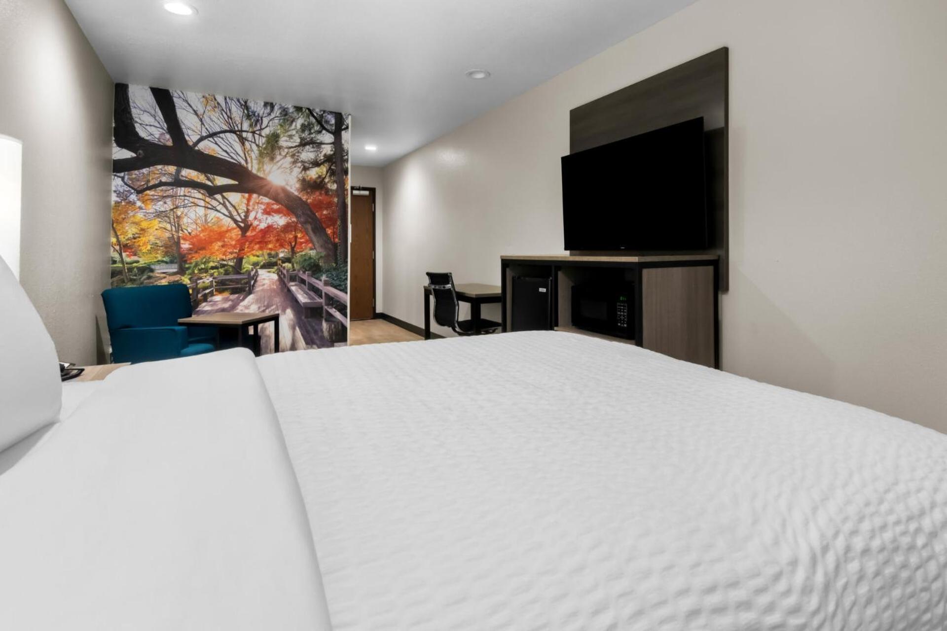 Double Room - Non Smoking/Interior Hall
