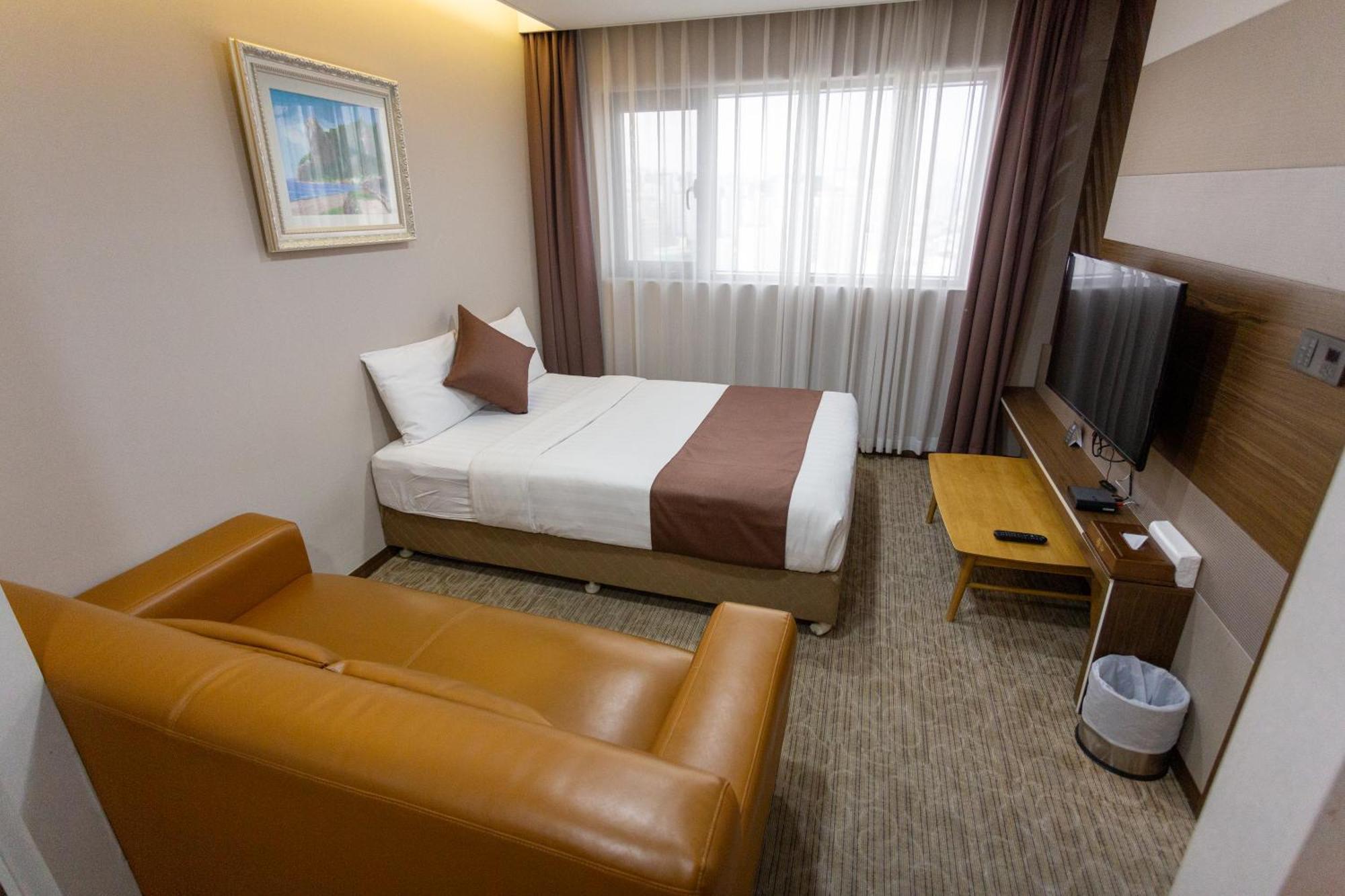 Deluxe Suite