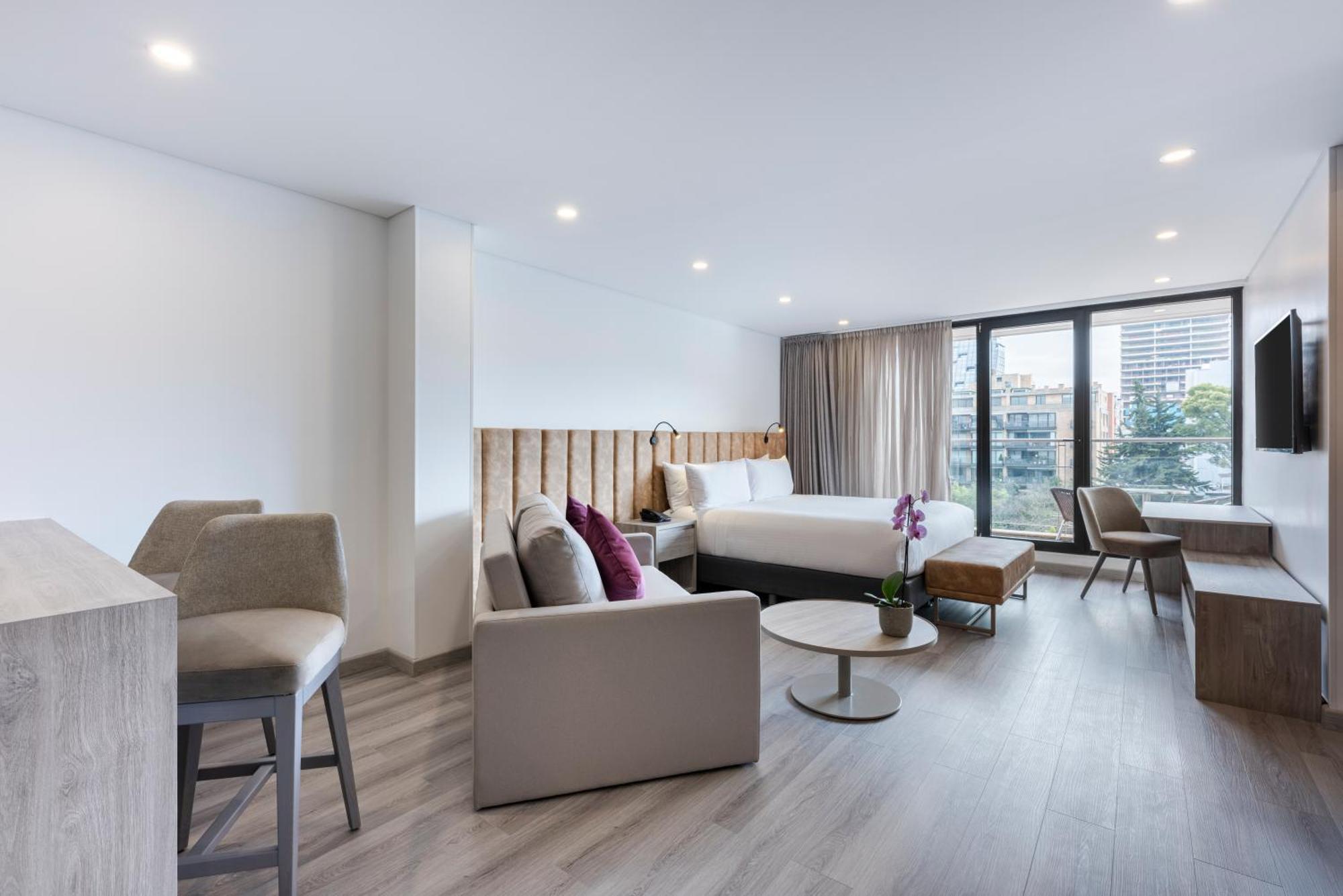 Deluxe Suite
