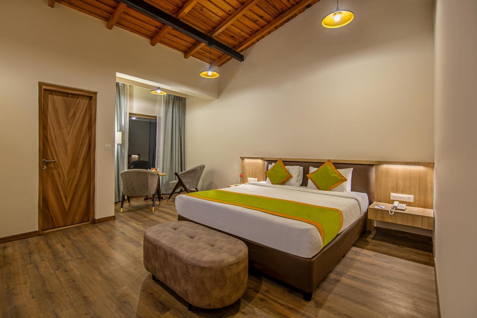 Valley View Super Premier Room With Balcony