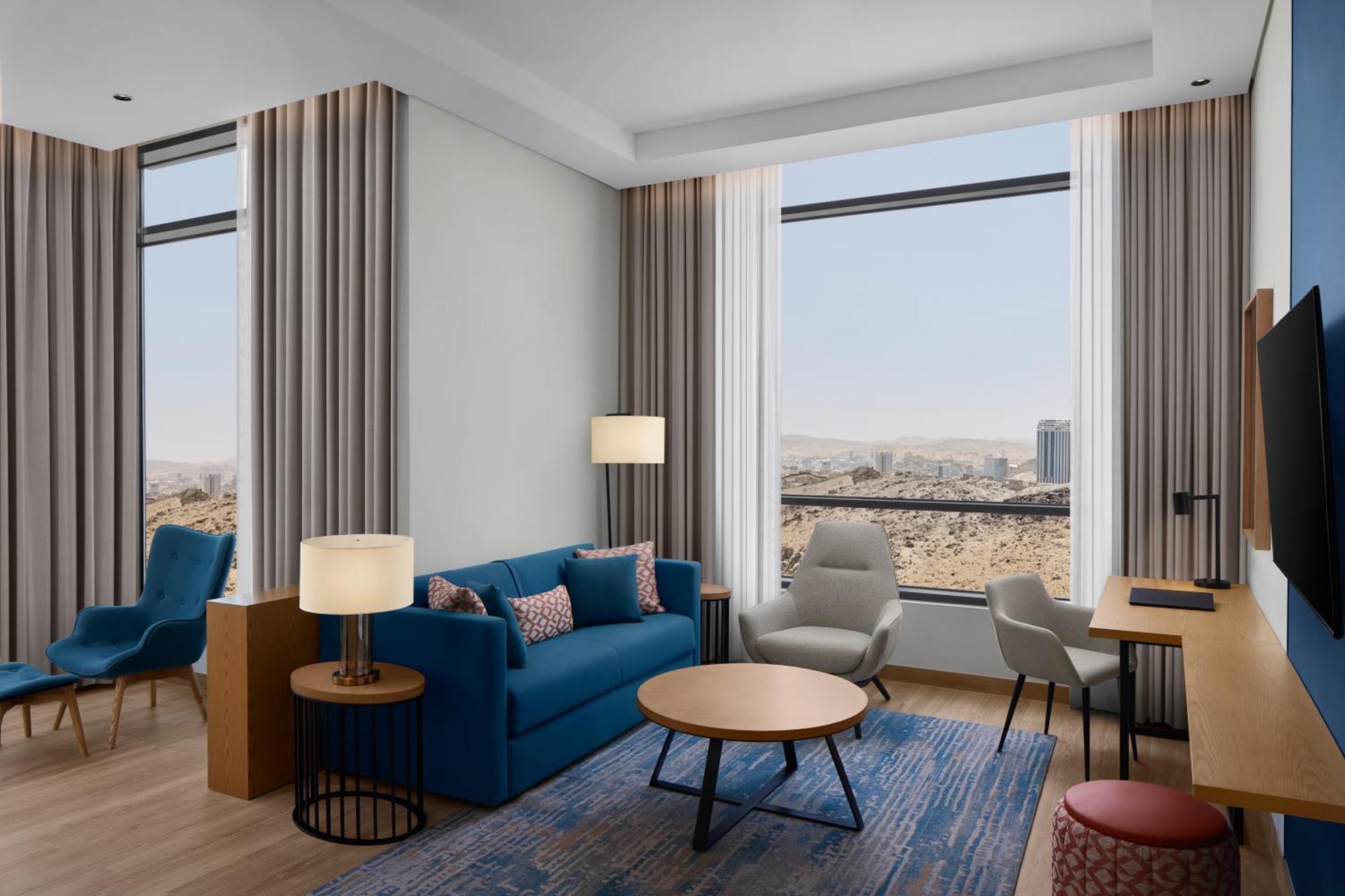 Diplomatic One-Bedroom King Suite with Balcony