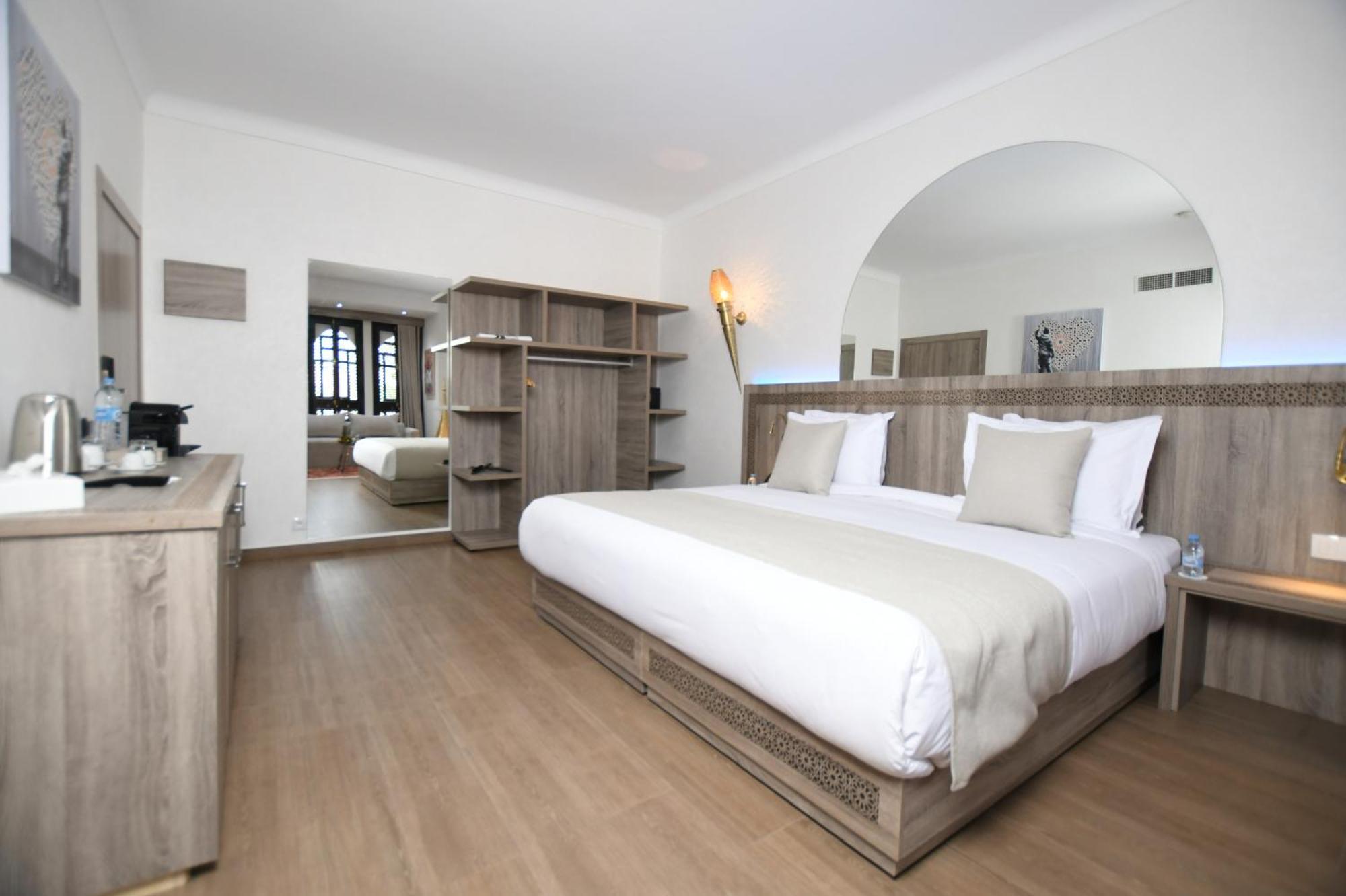 Standard Queen Room