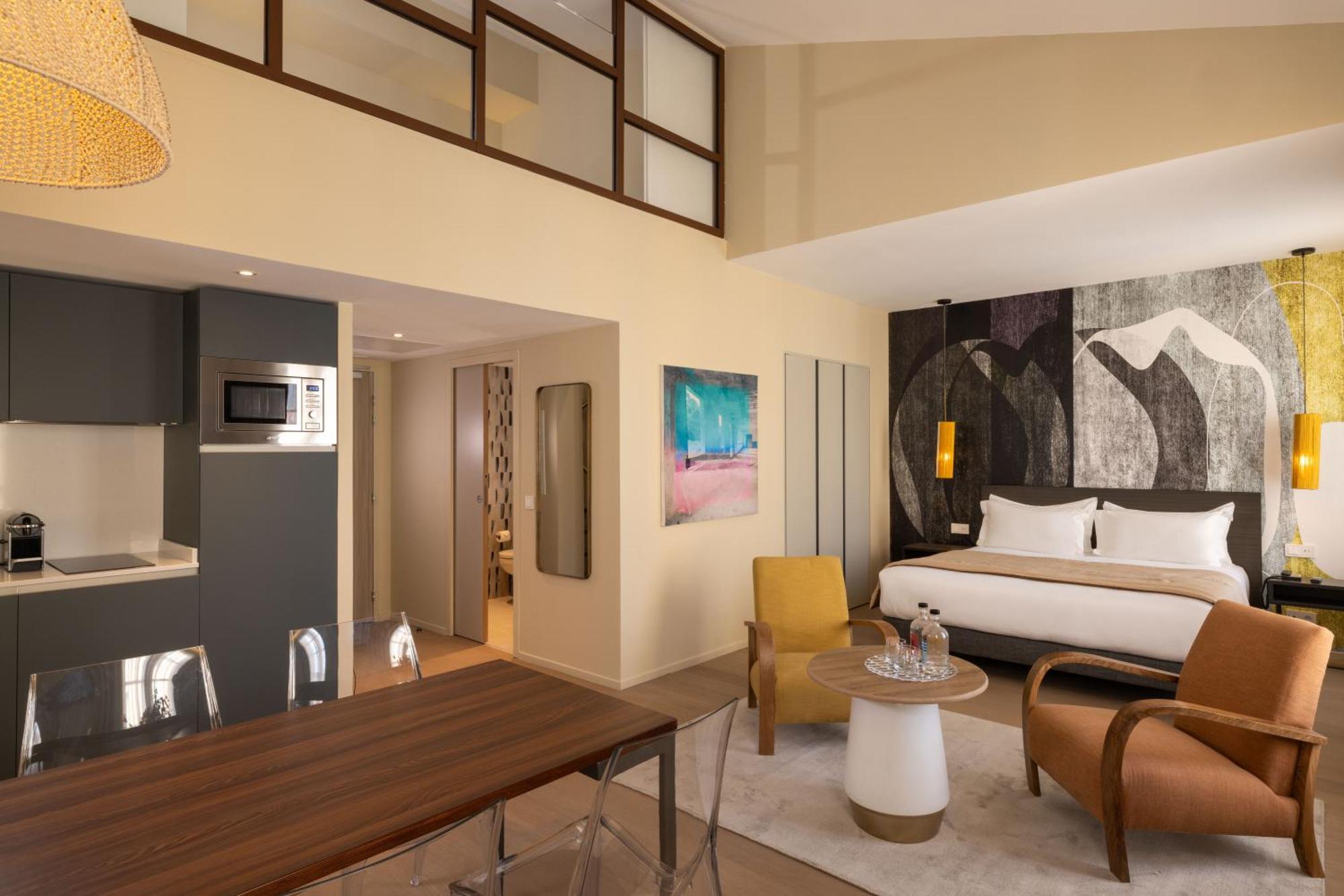 Deluxe Suite Mezzanine