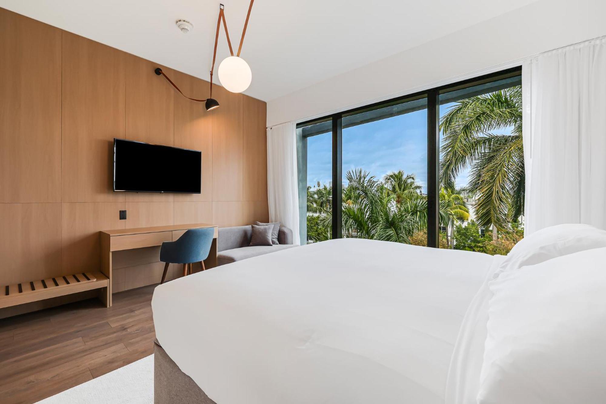 Deluxe King Room
