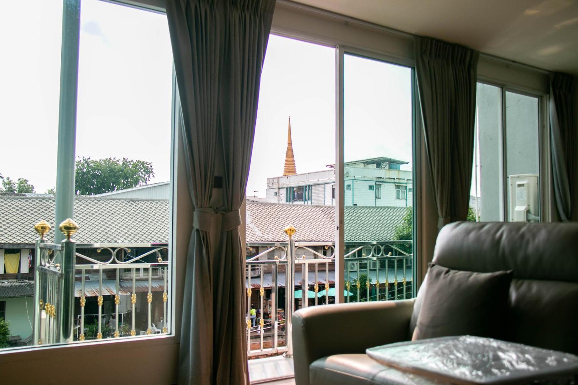 Suite Room (Second Building)