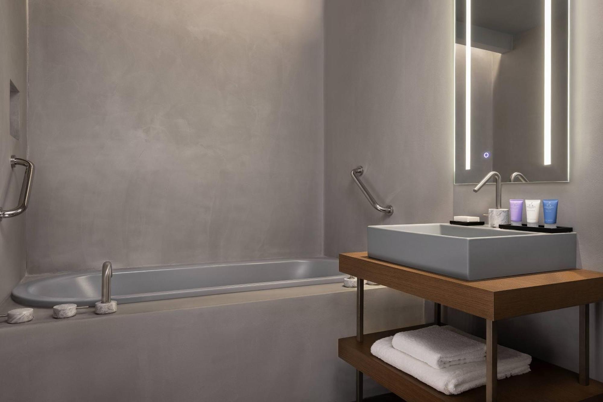 Aria, Junior Suite, 1 King, City view