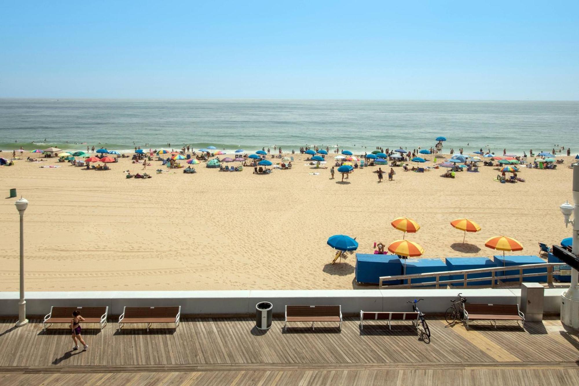 Queen Room with Two Queen Beds, Oceanfront View and Balcony - Hearing Accessible