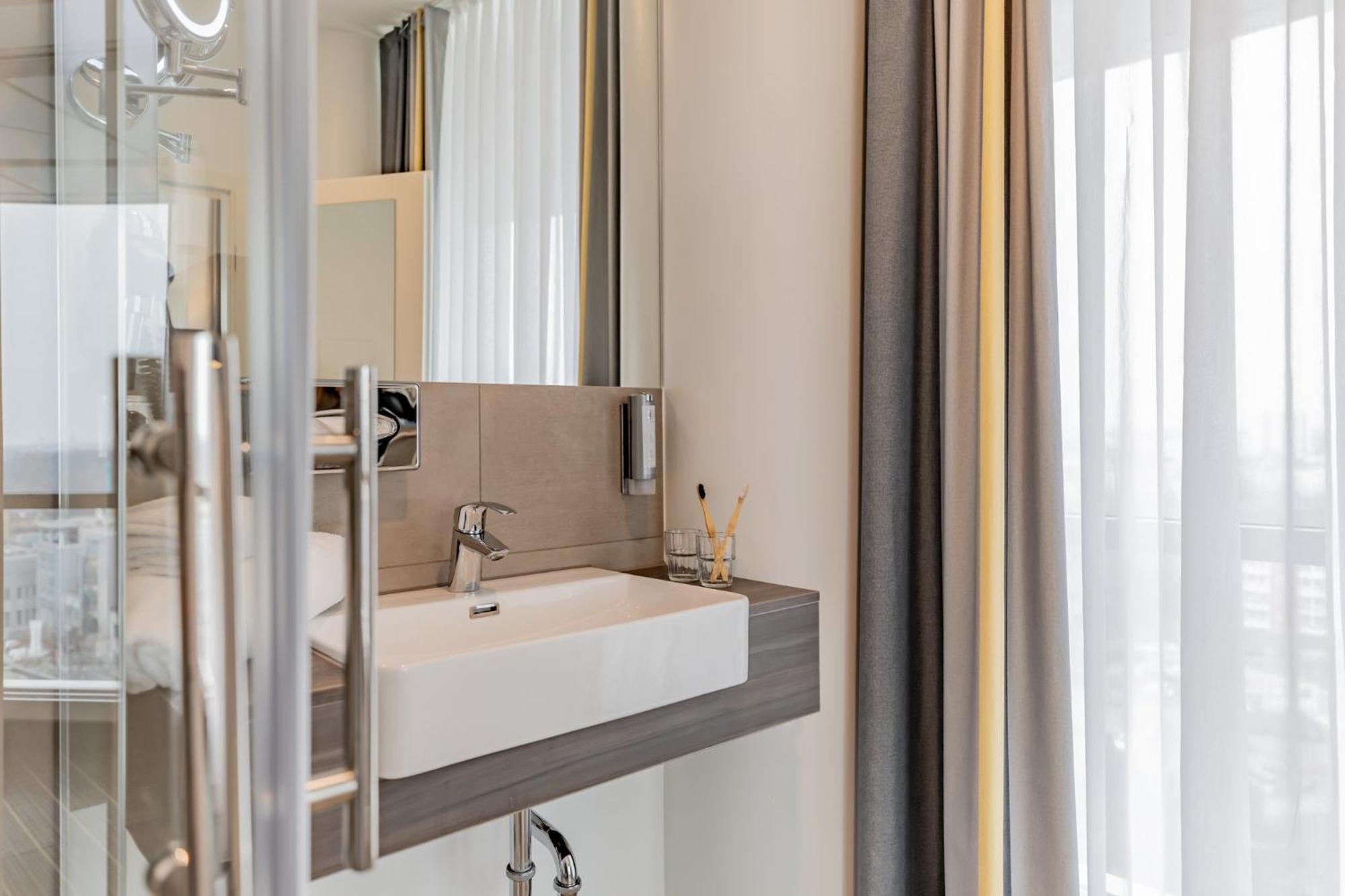 Standard Single Room with Window