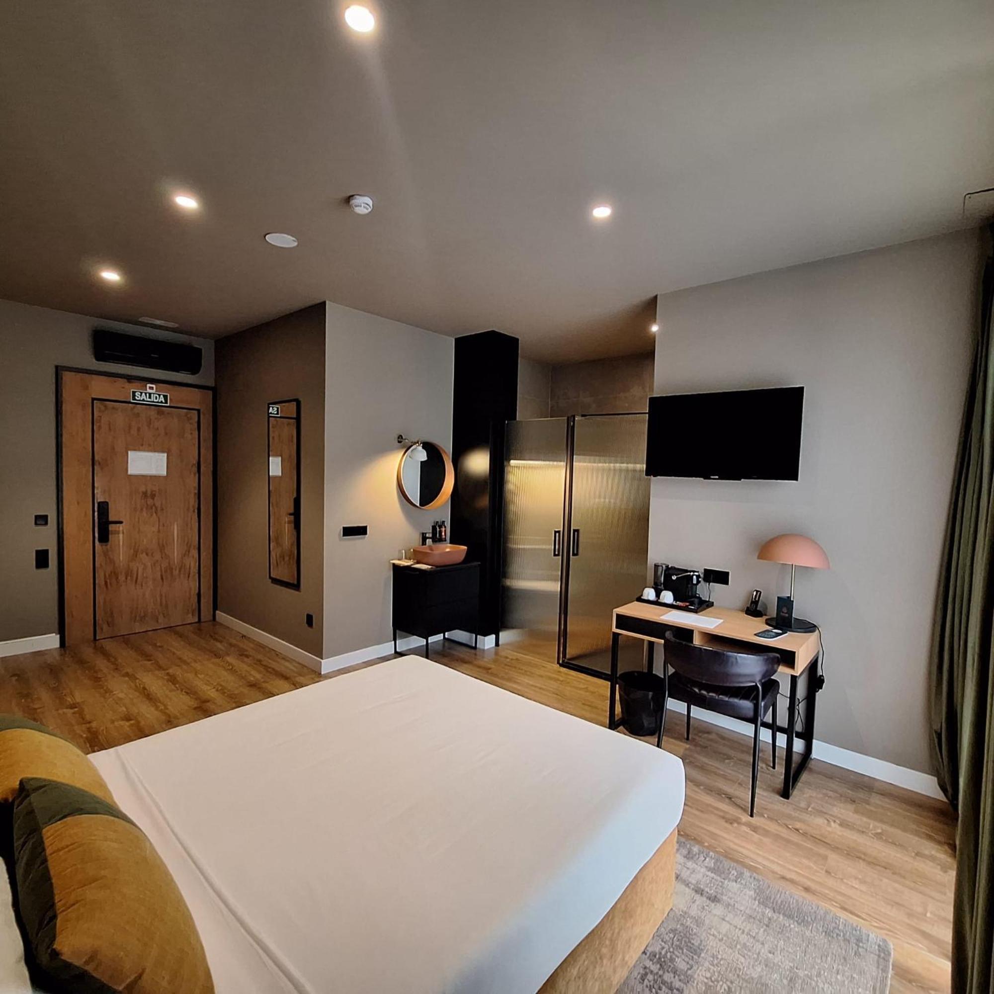 Deluxe Double Room with Garden View
