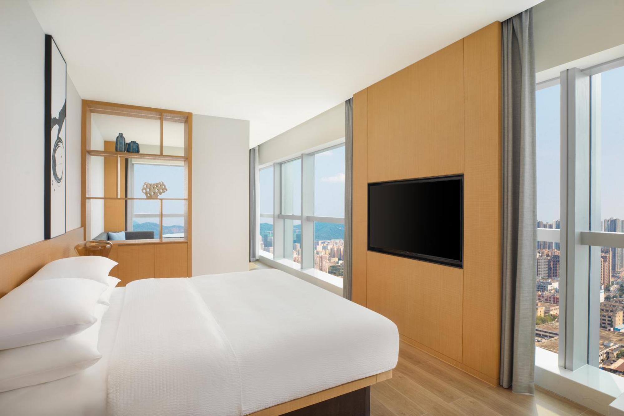 Executive King Room with City View