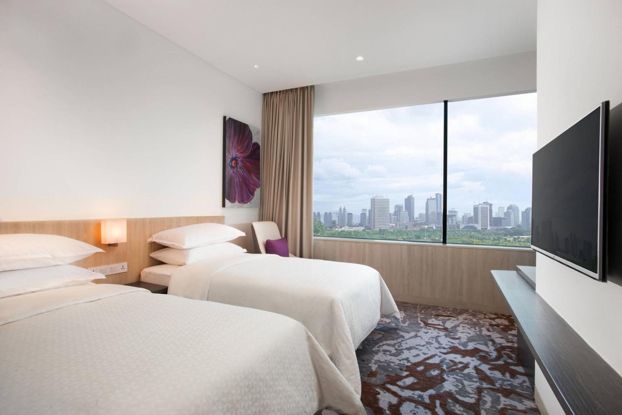 Twin Room with City View