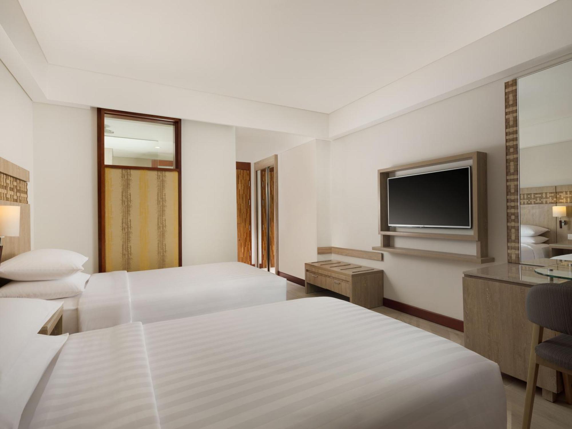 Deluxe Twin Room with Terrace and Free Shuttle Service to Double-Six Beach,1633039443:JPEG