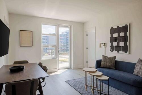 One-Bedroom Penthouse - Non-Smoking