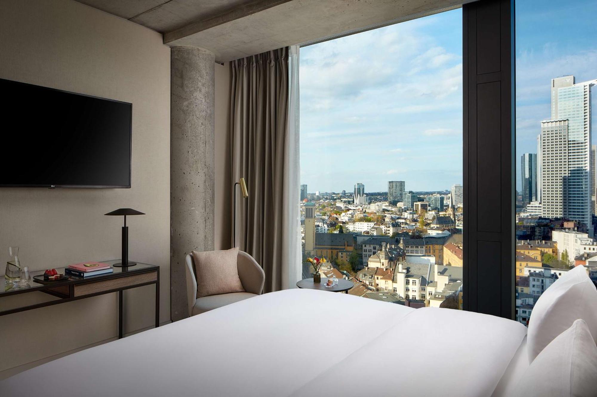 Superior Double or Twin Room Skyline View