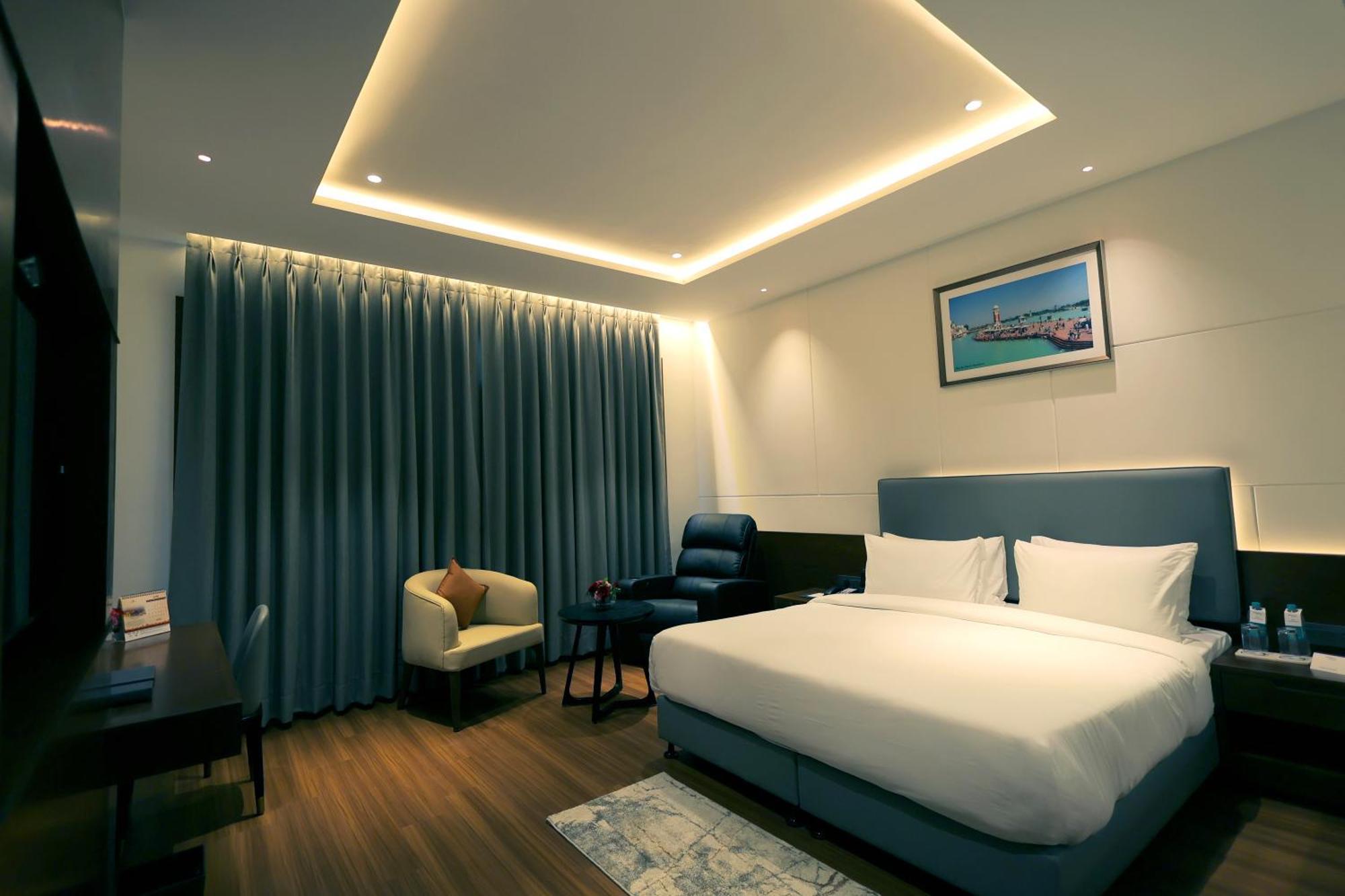 Superior King Room