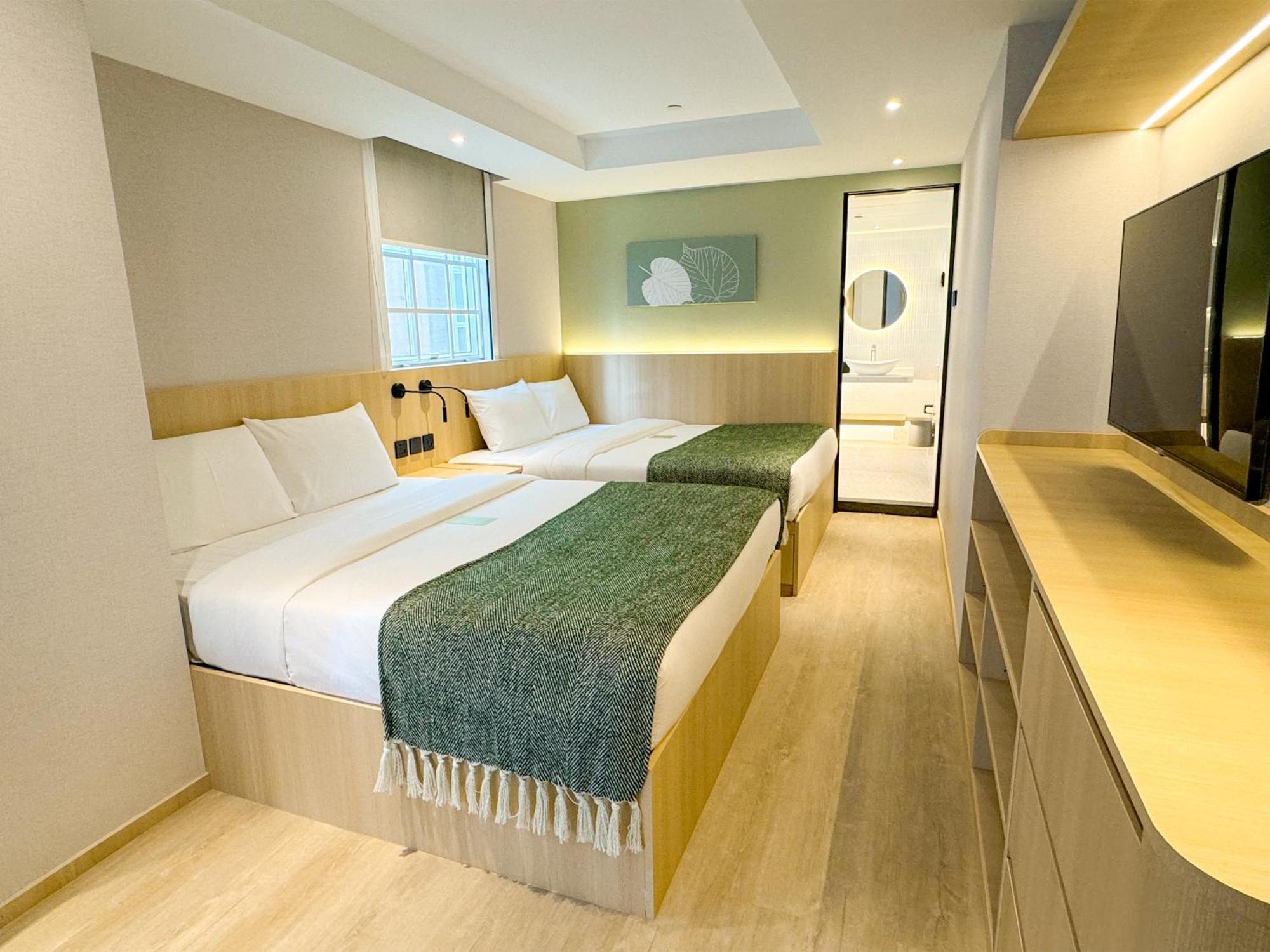 Deluxe Family Room