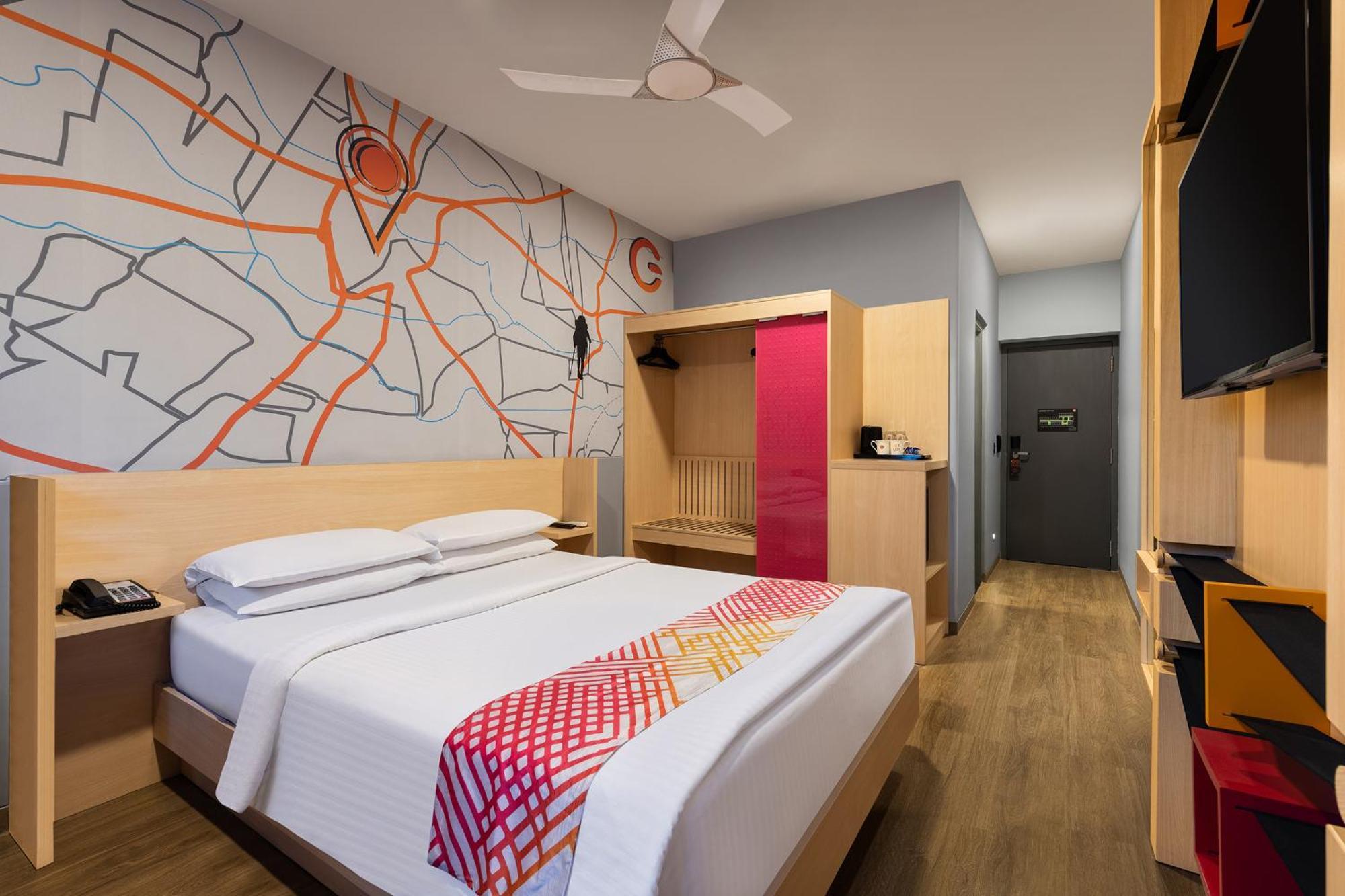 Executive King Room Airport View