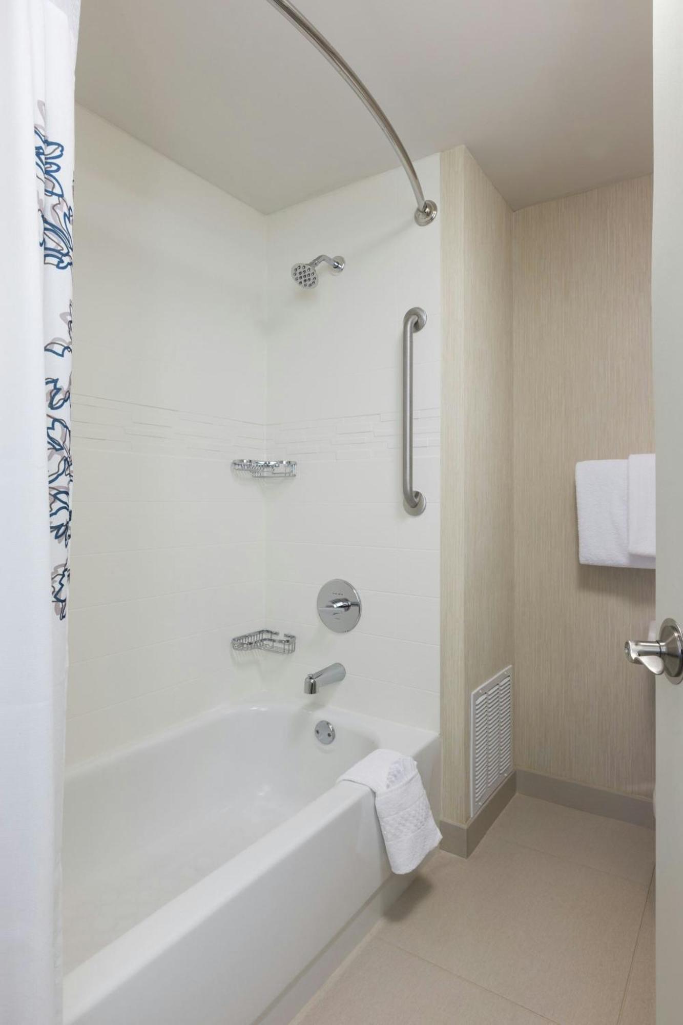 2 Bedroom Larger Suite (Mobility & Hearing Accessible w/ Roll-in Shower)