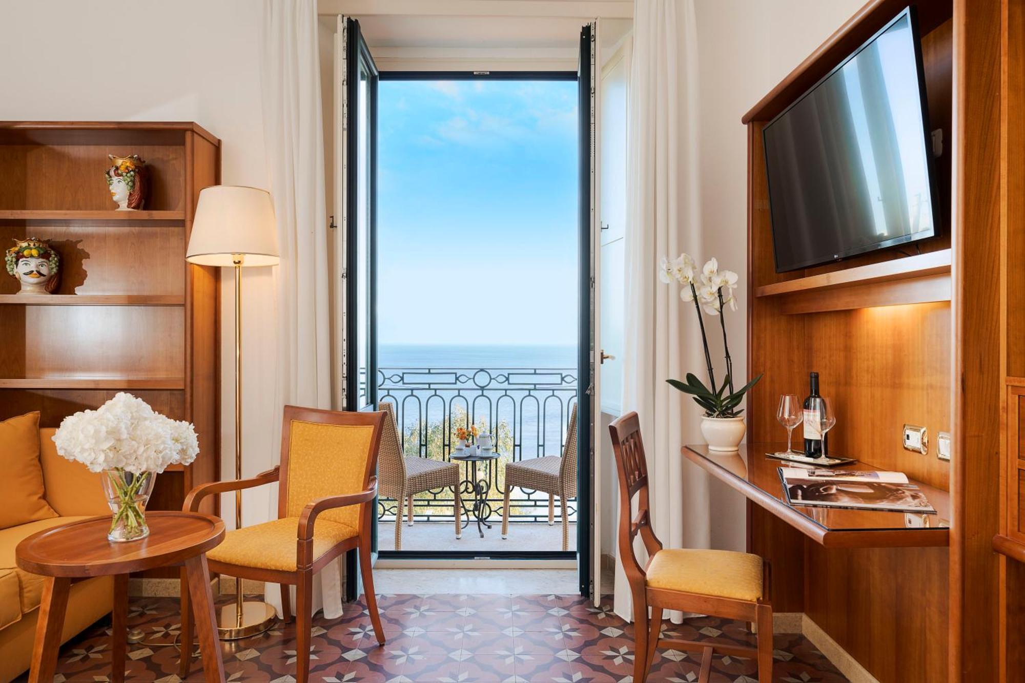 Superior Double Room with Sea View,1636004727:JPEG