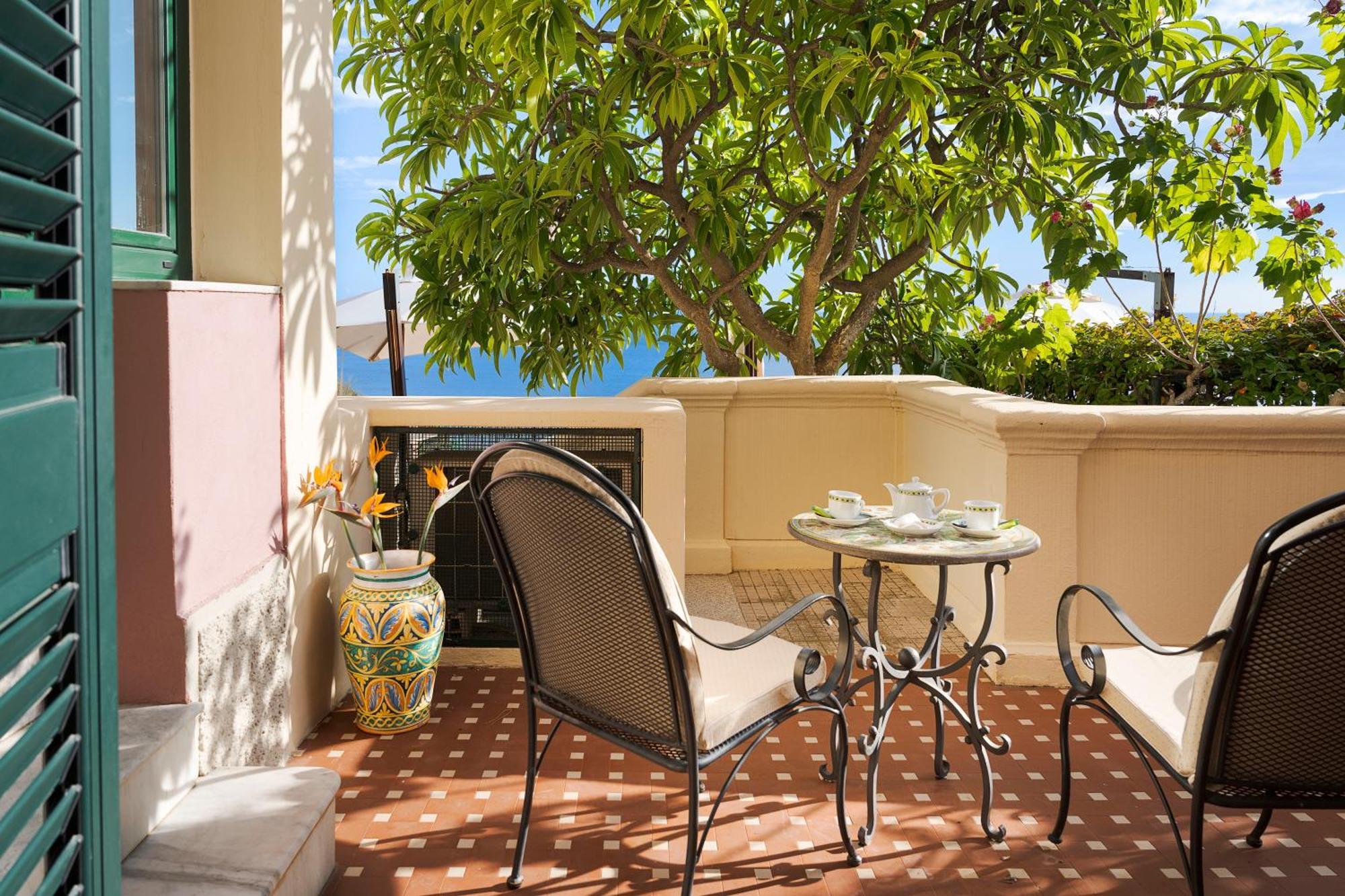 Palm Terrace Junior Suite