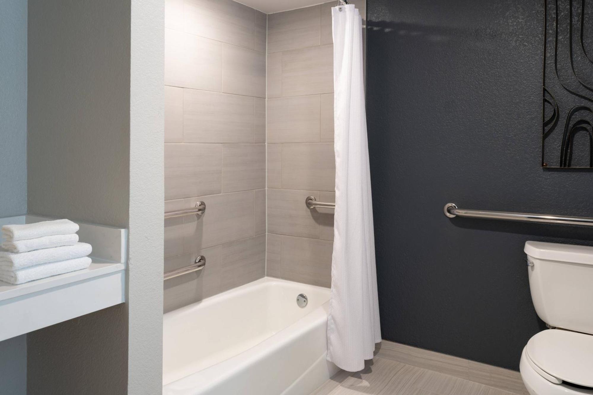Guest room, 2 Double