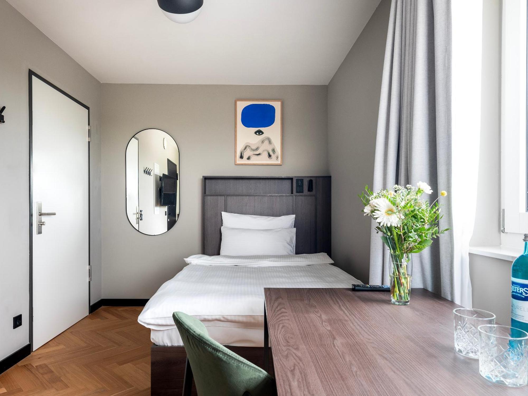 Medium Studio with Kitchenette - Single Bed